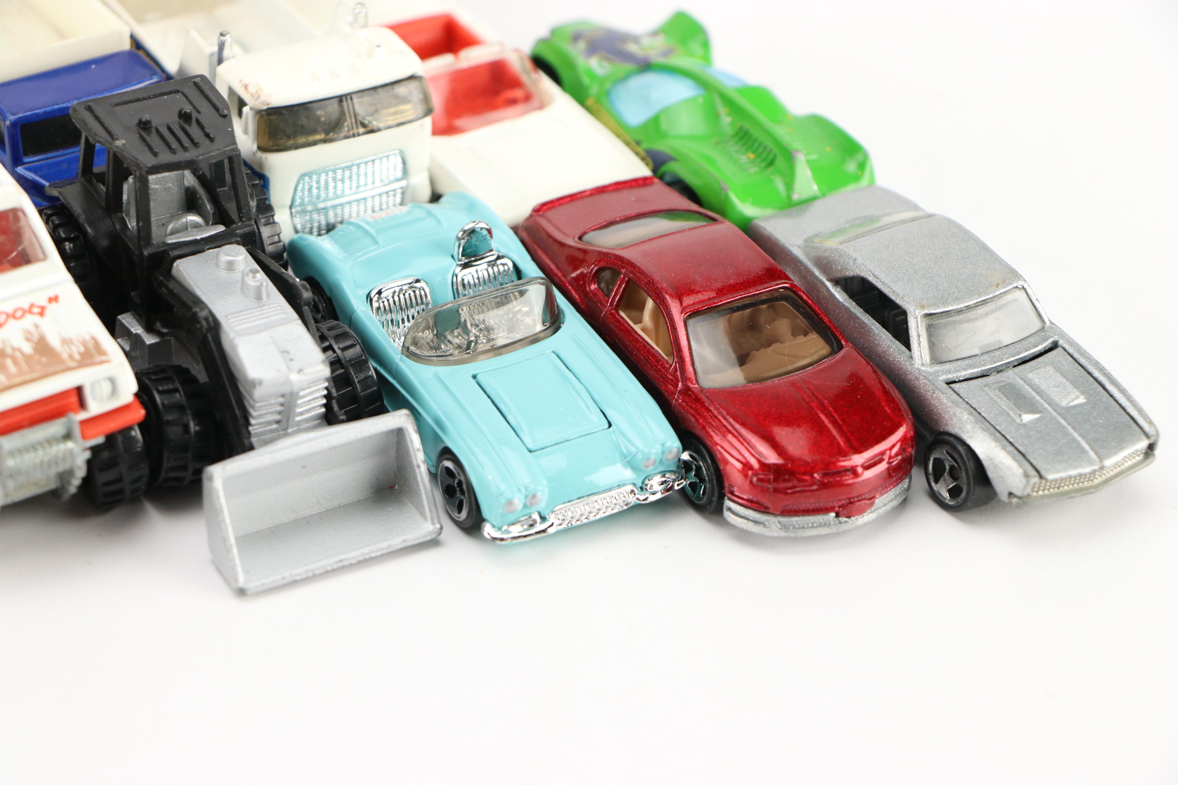 Hot Wheels "Tail Dragger," "58 Corvette," and More Toy Cars in Carrying Case