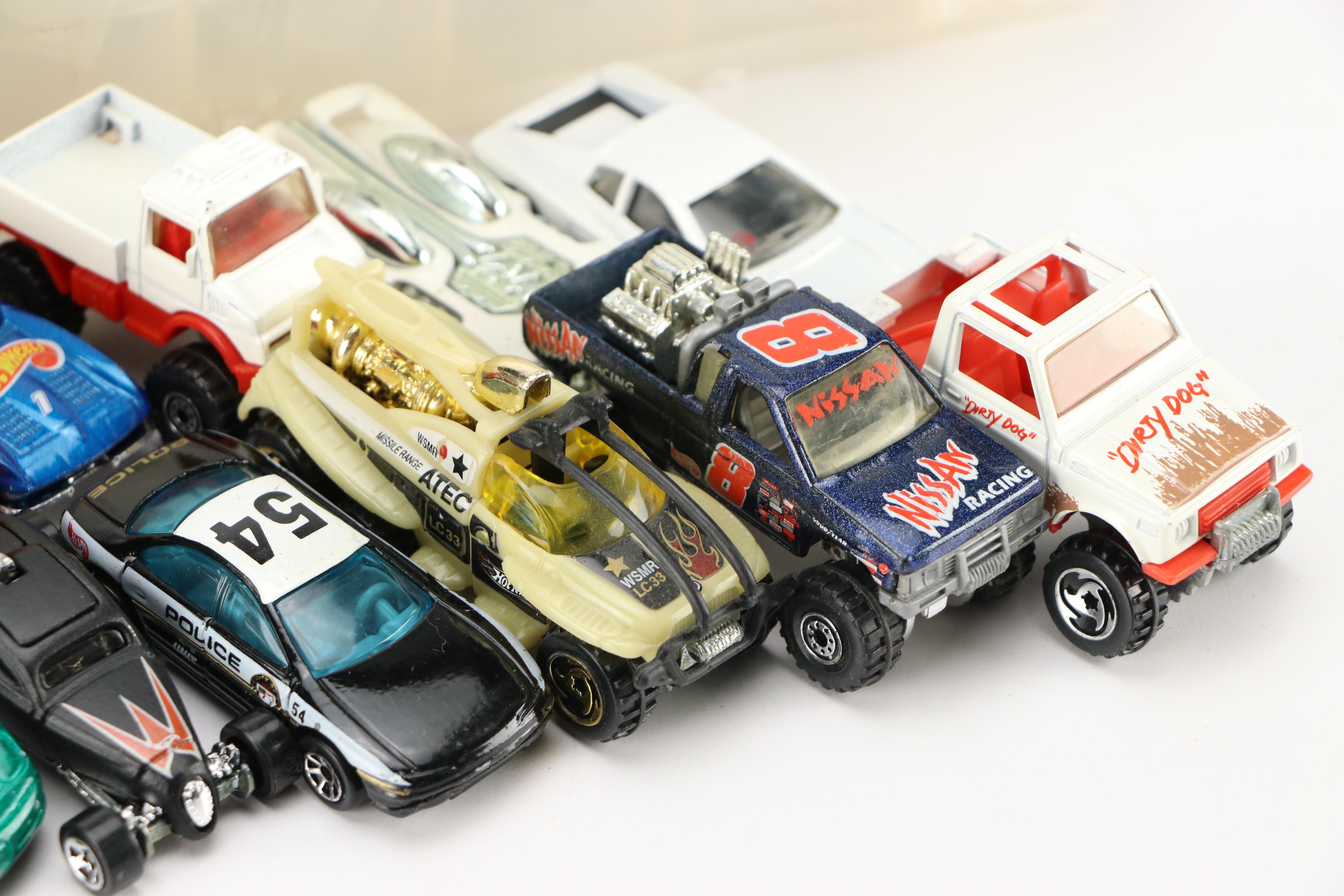 Hot Wheels "Tail Dragger," "58 Corvette," and More Toy Cars in Carrying Case