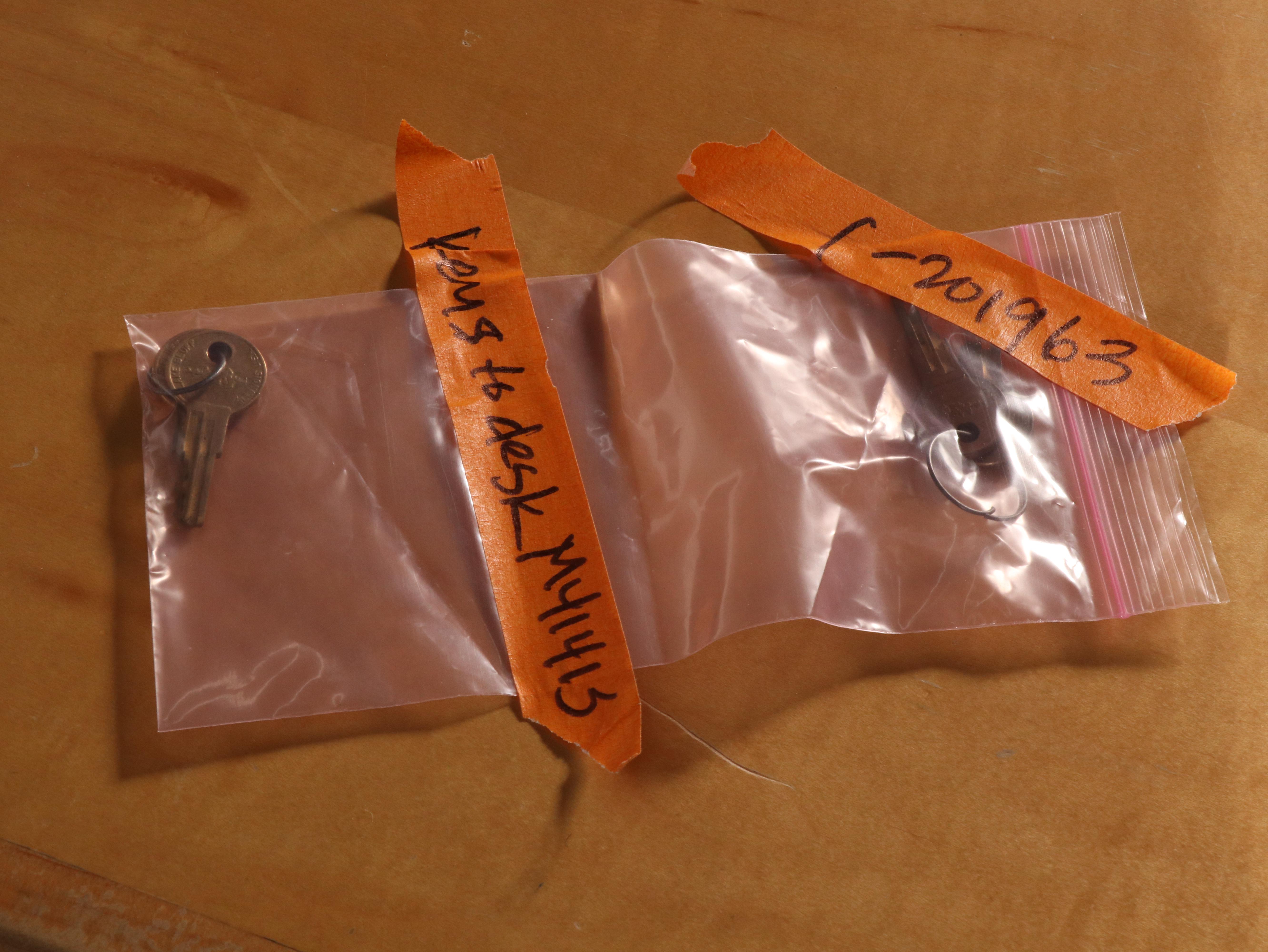 Traditional Style L-Shaped Desk with Faux Leather Office Chair