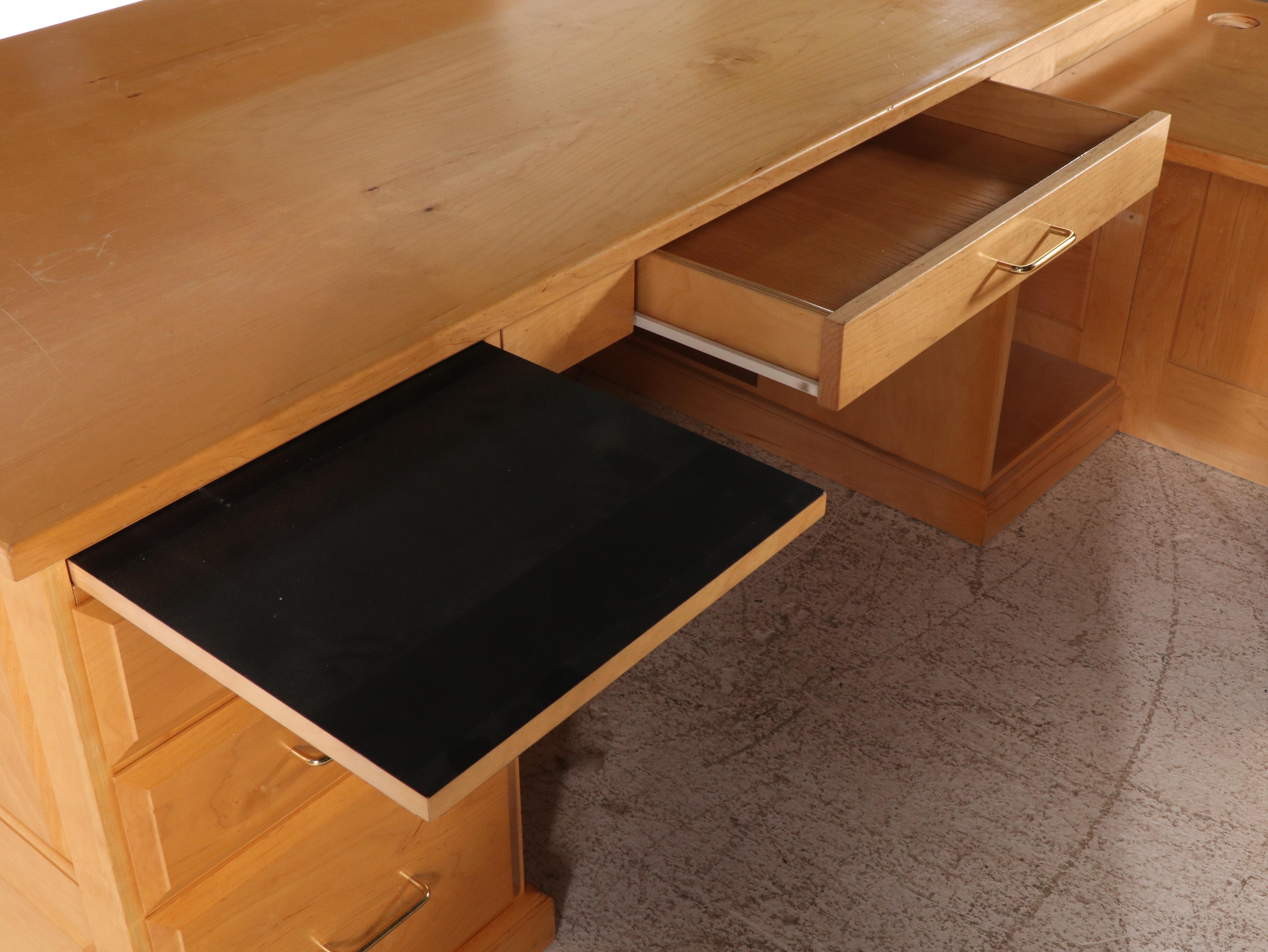 Traditional Style L-Shaped Desk with Faux Leather Office Chair