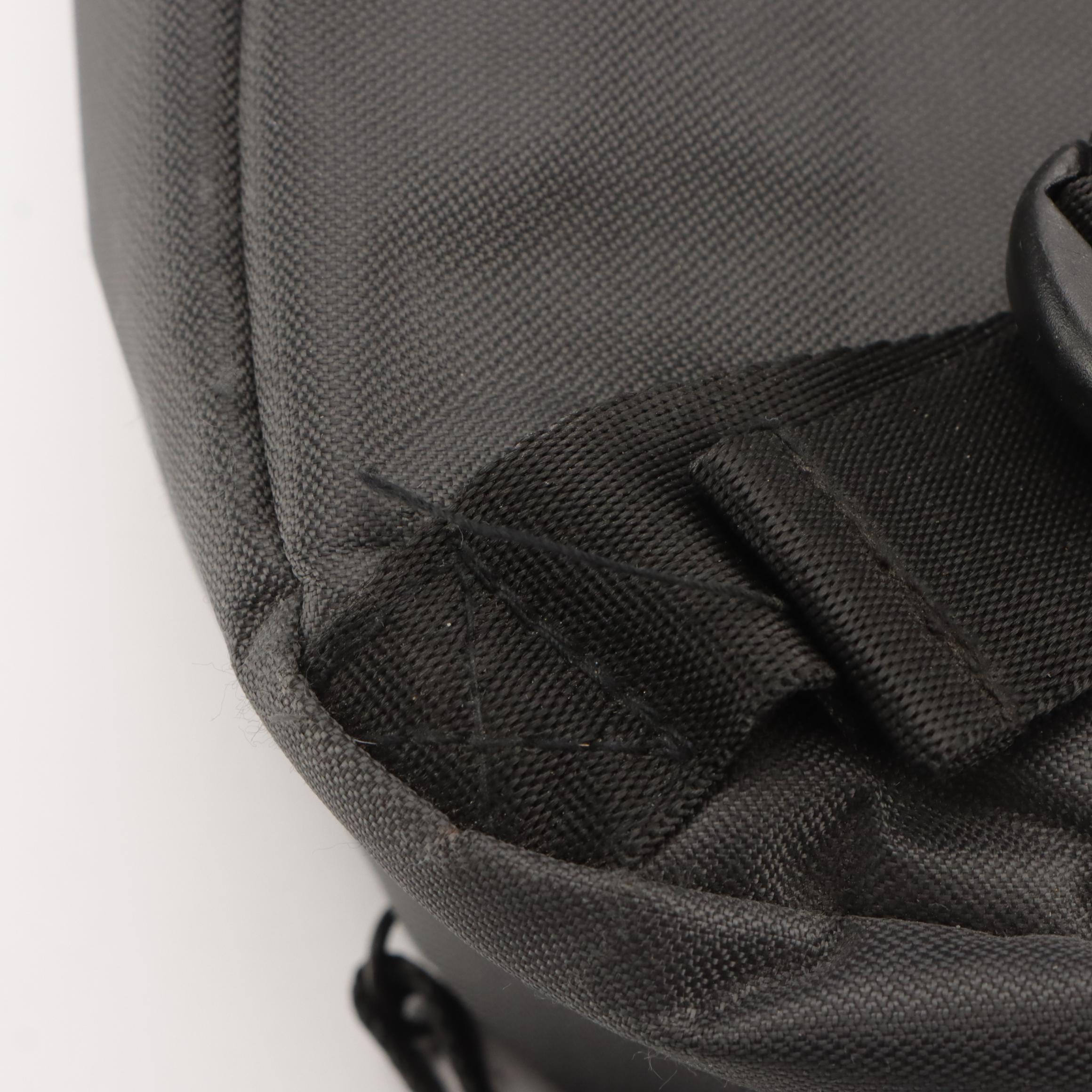 Eddie Bauer Padded Messenger Bag in Grey Nylon