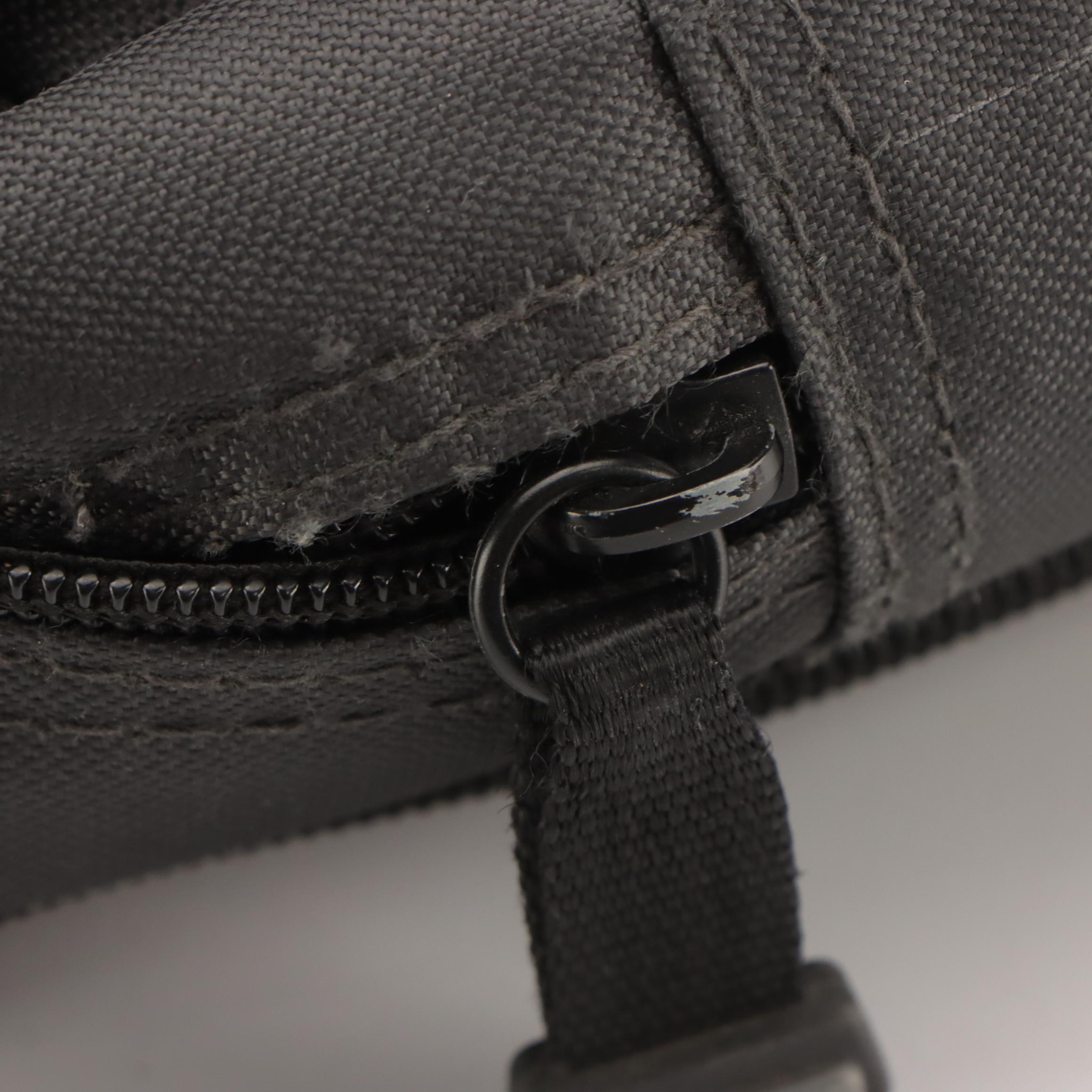 Eddie Bauer Padded Messenger Bag in Grey Nylon