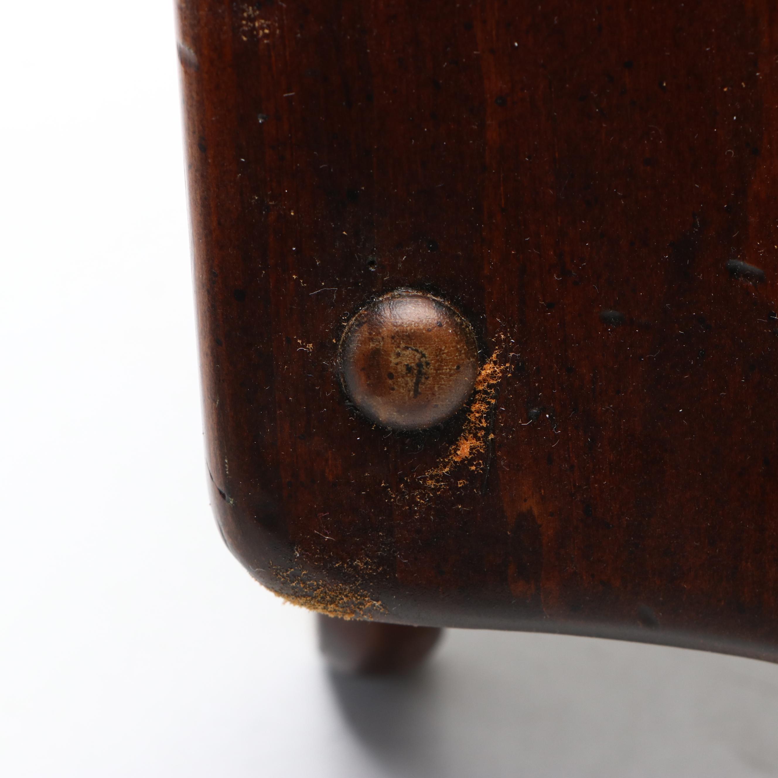 Howard Miller Model 340-020 Wooden Wall Clock