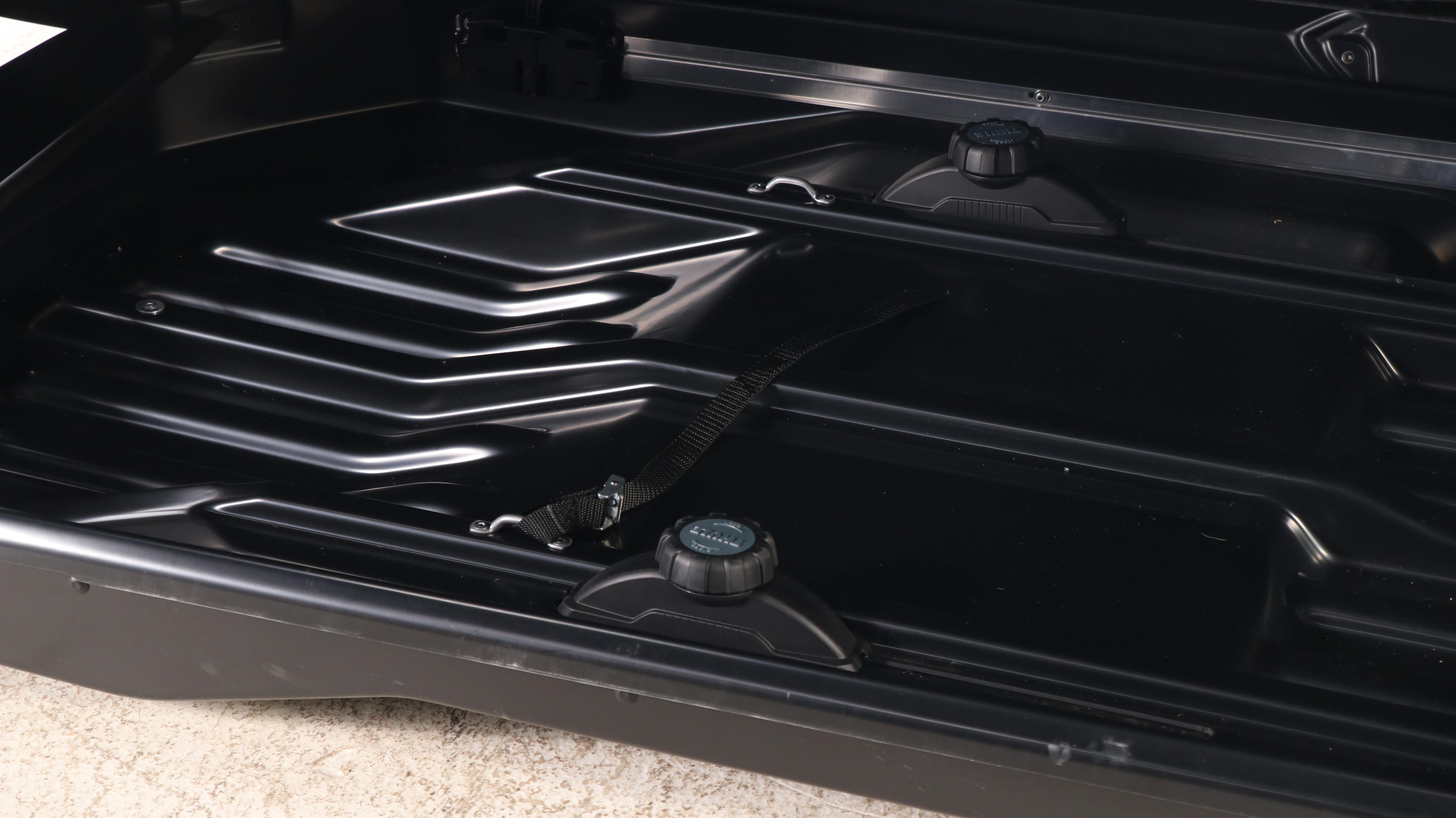 Thule Motion Glossy Black Roof Cargo Box