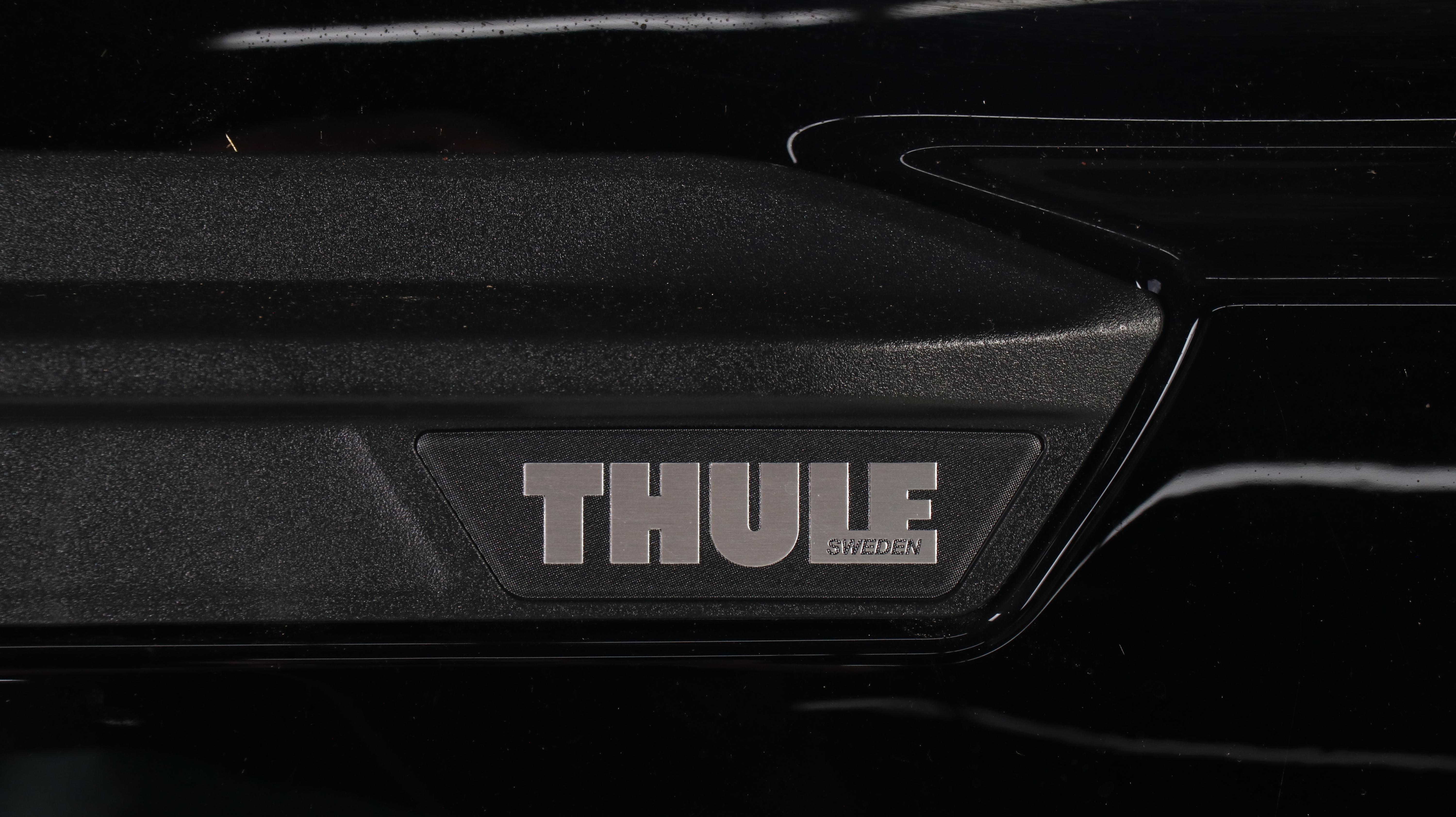 Thule Motion Glossy Black Roof Cargo Box