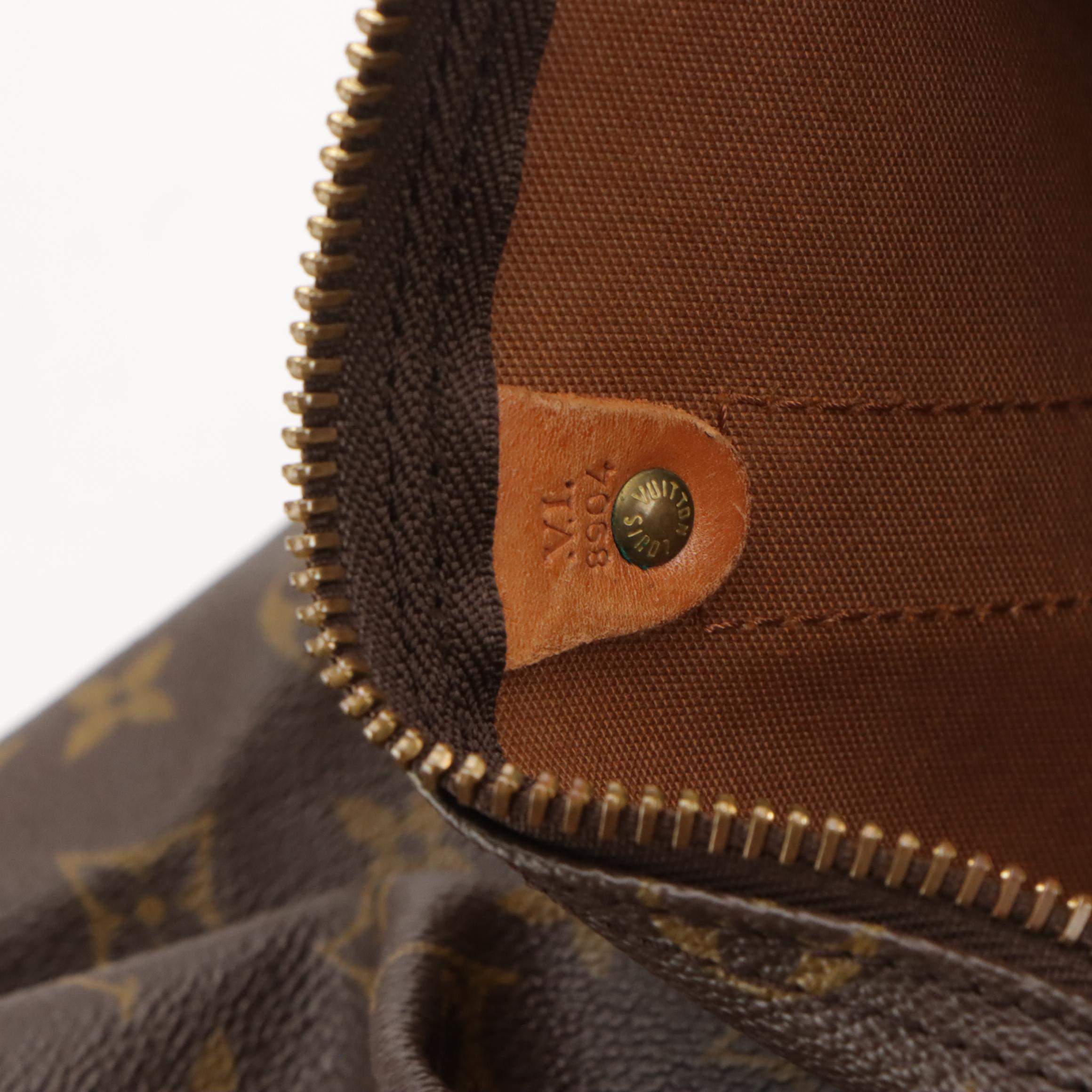 Louis Vuitton Keepall 55 Bandoulière in Monogram Canvas and Vachetta Leather