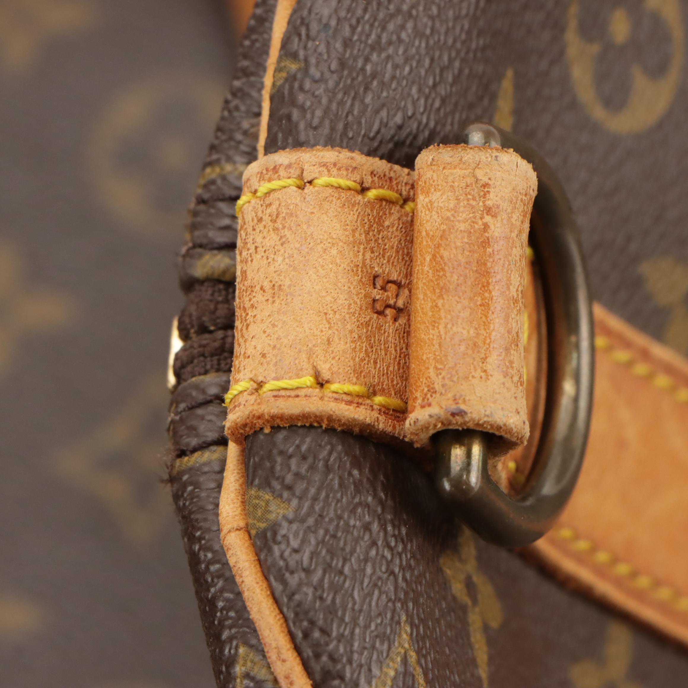 Louis Vuitton Keepall 55 Bandoulière in Monogram Canvas and Vachetta Leather