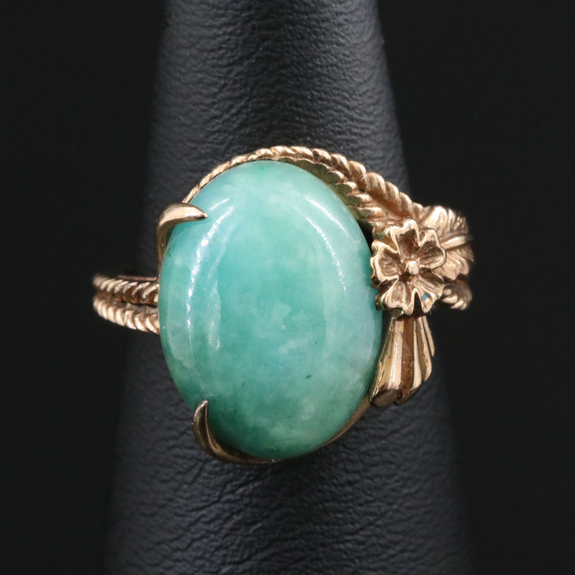 Vintage 10K Jadeite Floral Ring