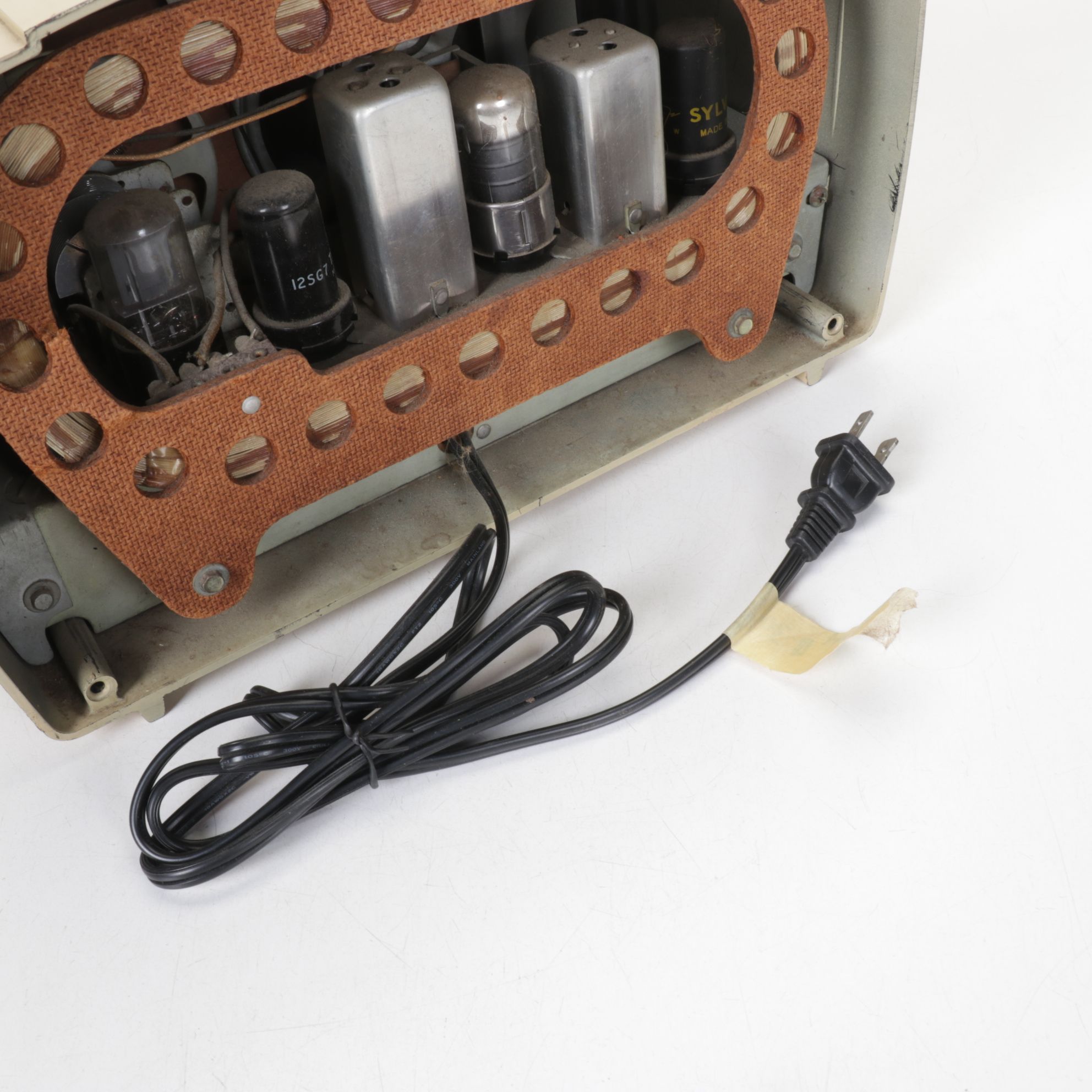 Crosley & RCA Victor AM/FM Desk Radios, Mid-20th Century