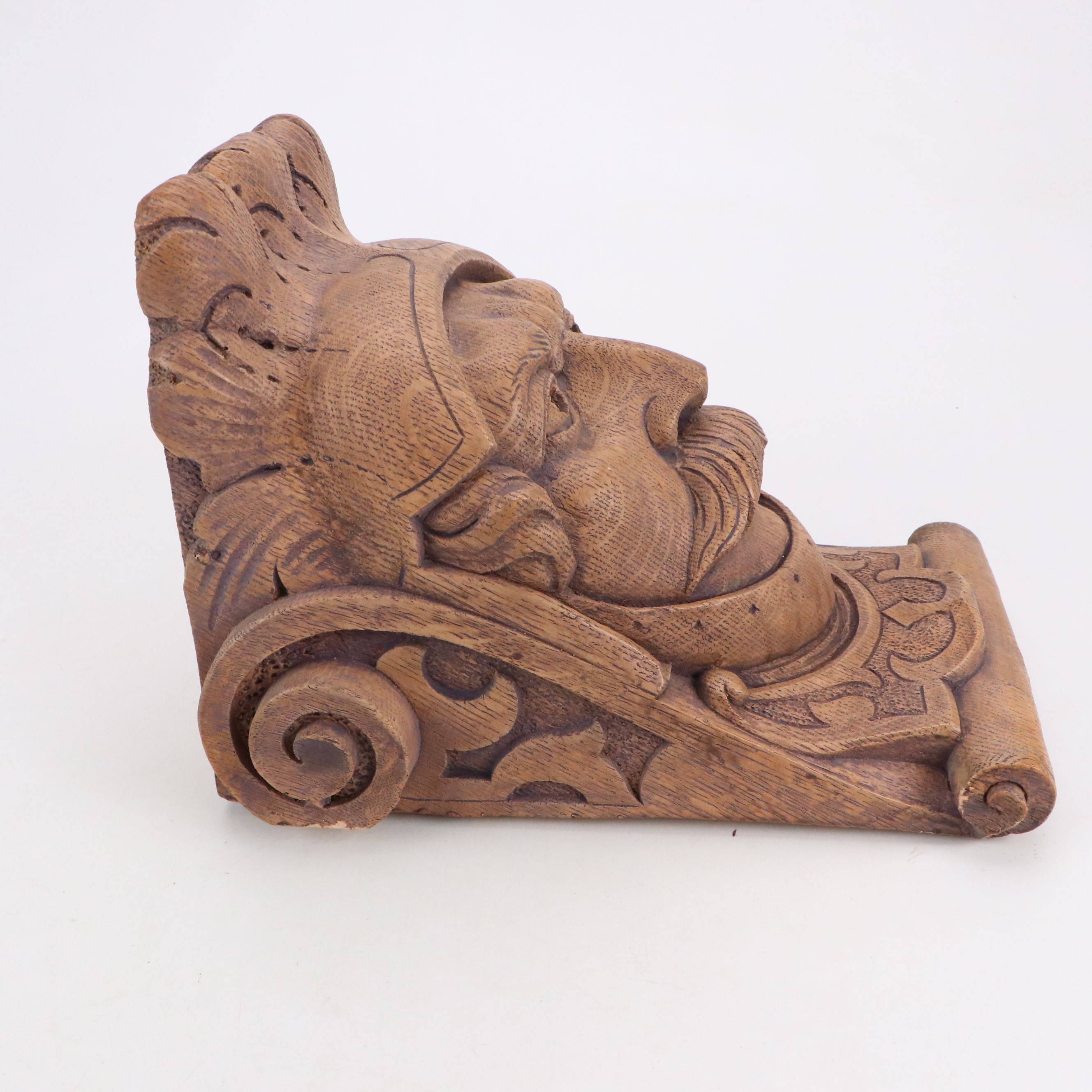 Wood Grain Finish Plaster Star Lady and Knight Corbels