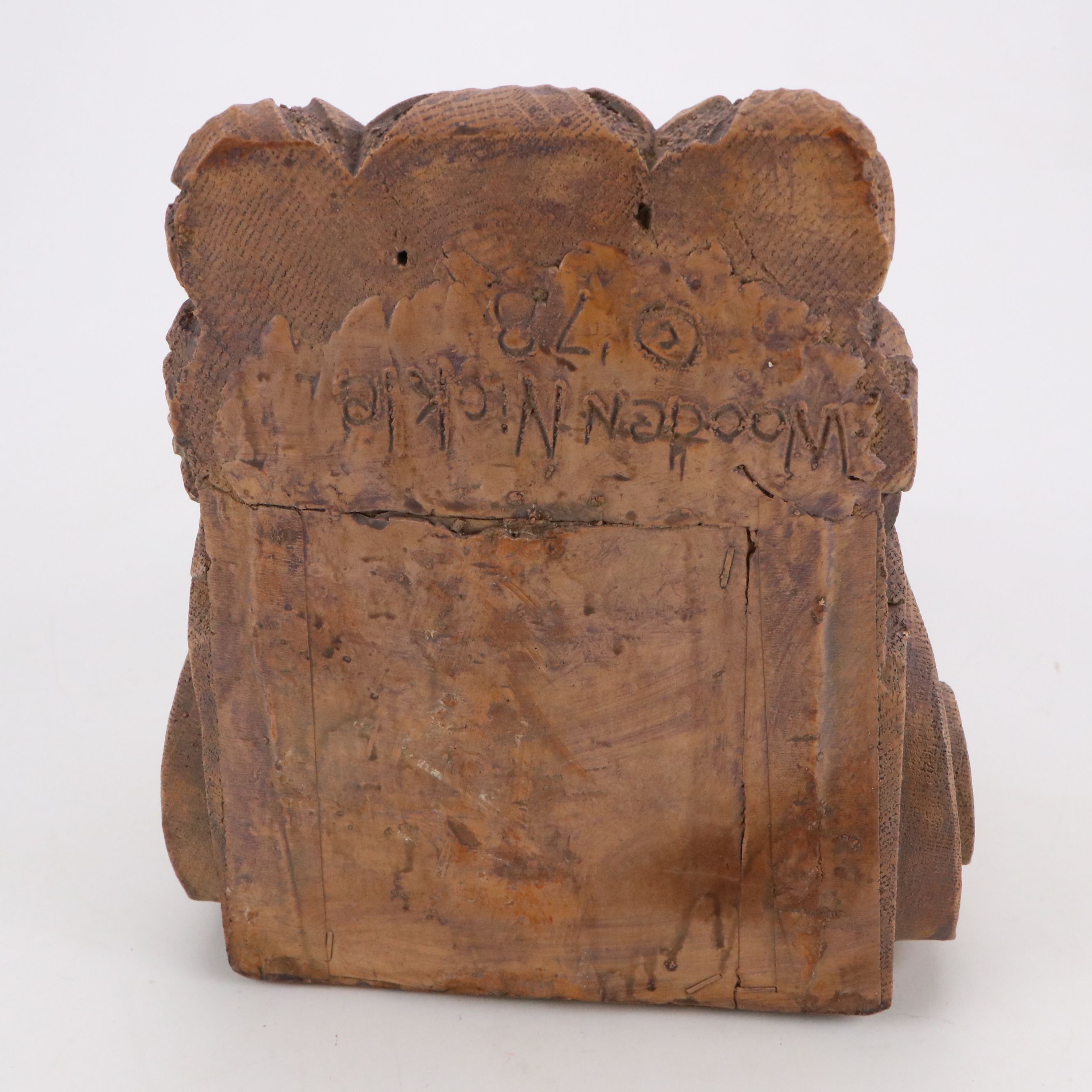 Wood Grain Finish Plaster Star Lady and Knight Corbels