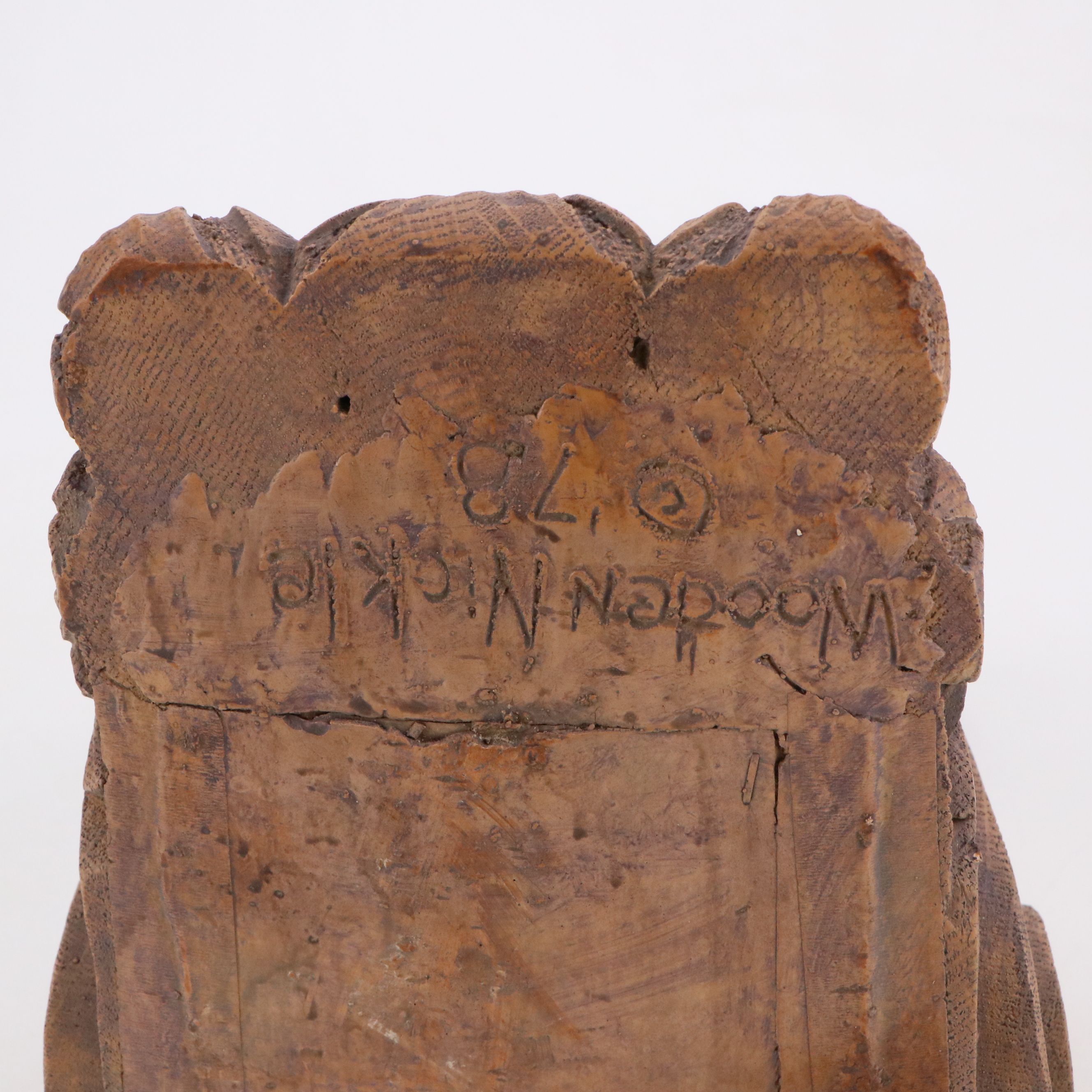 Wood Grain Finish Plaster Star Lady and Knight Corbels