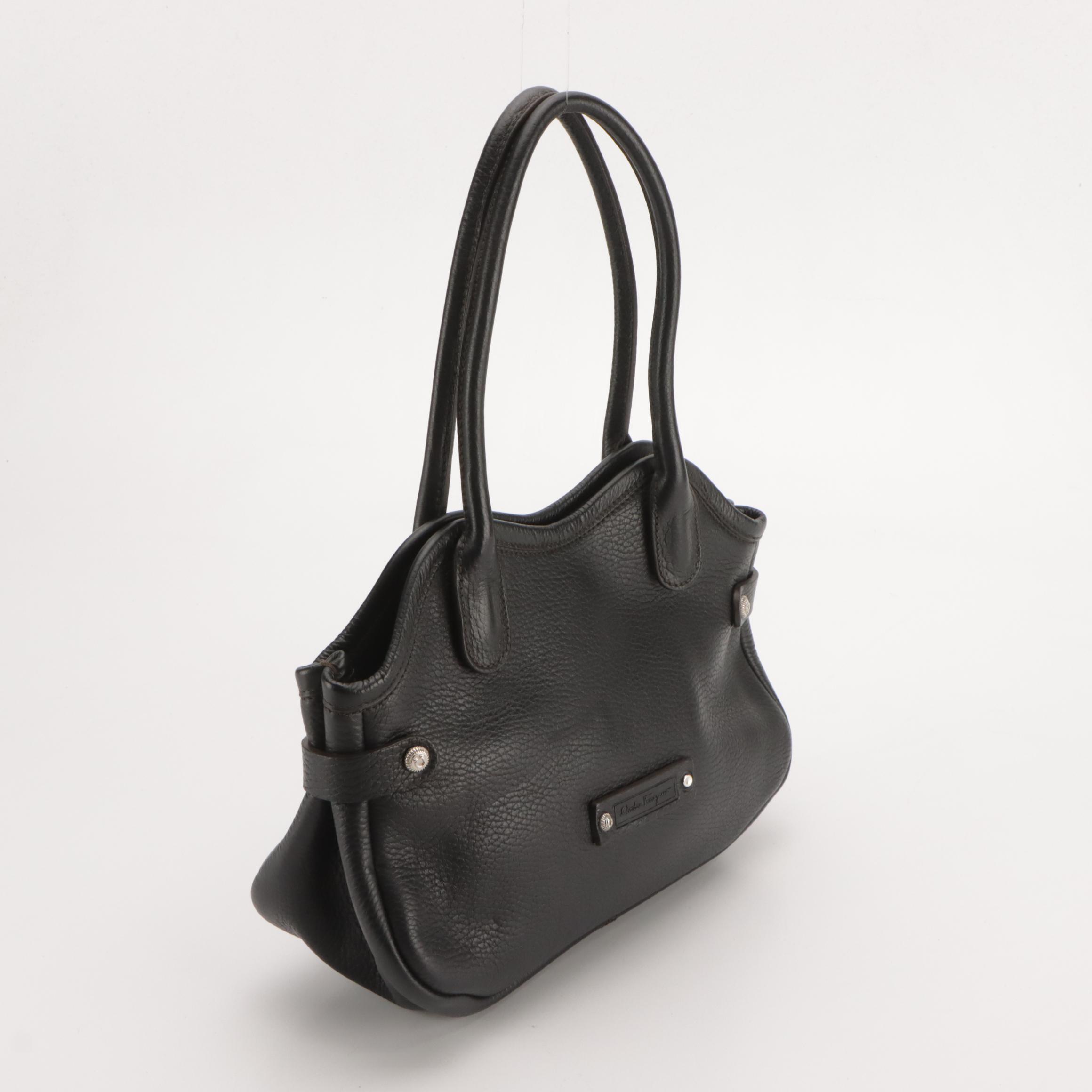 Salvatore Ferragamo Shoulder Bag in Black Calfskin Leather