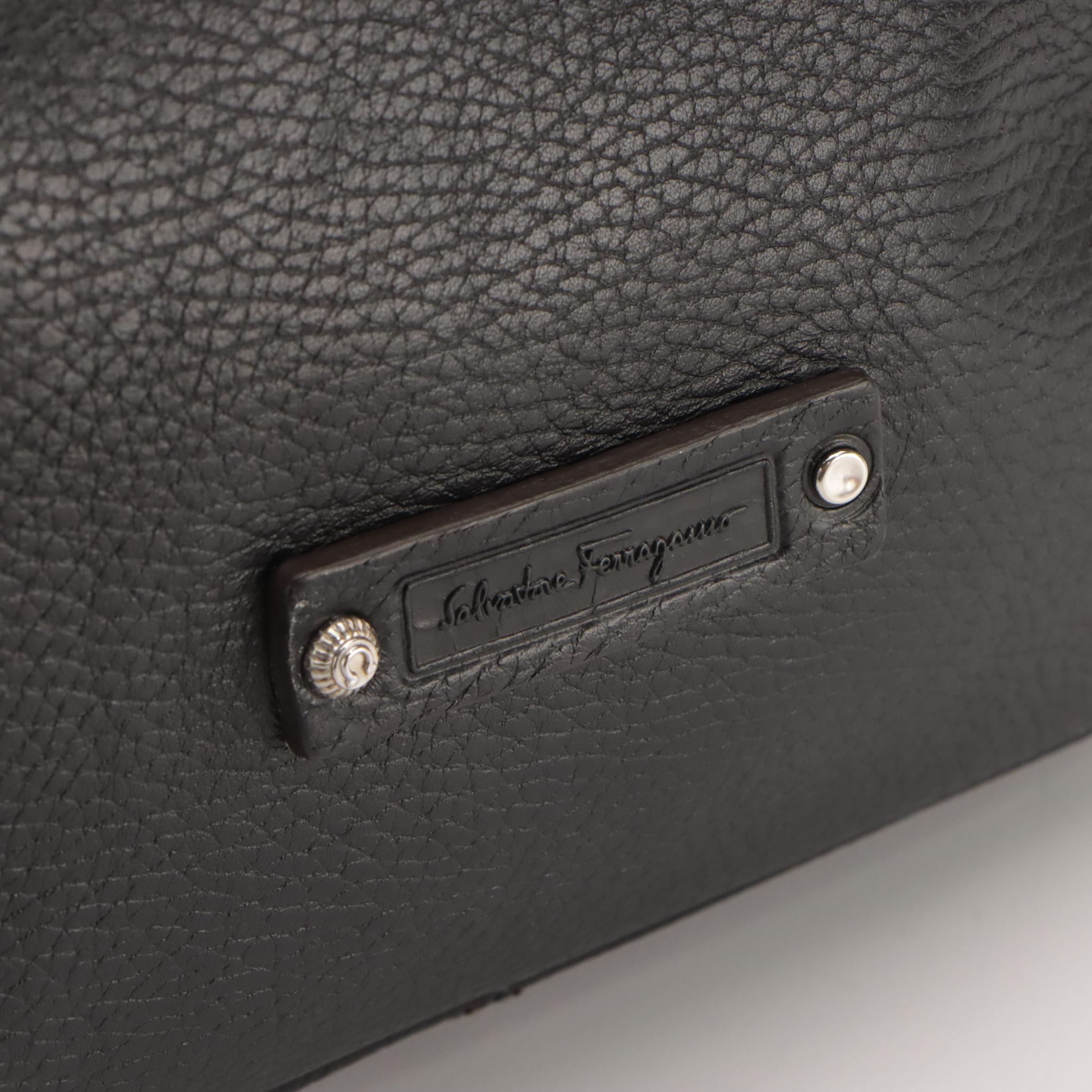 Salvatore Ferragamo Shoulder Bag in Black Calfskin Leather