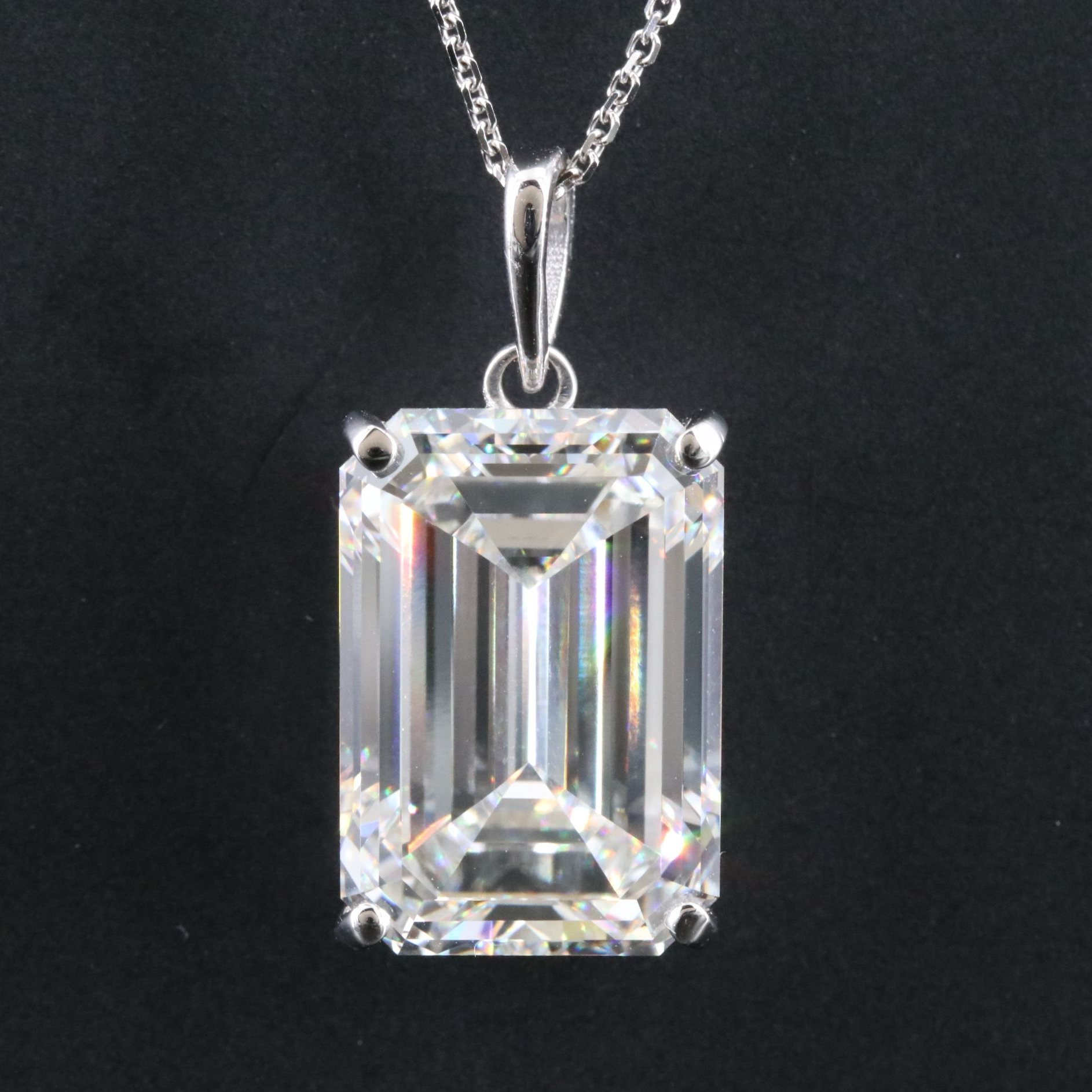 18K 10.02 CT Lab Grown Diamond Pendant Necklace