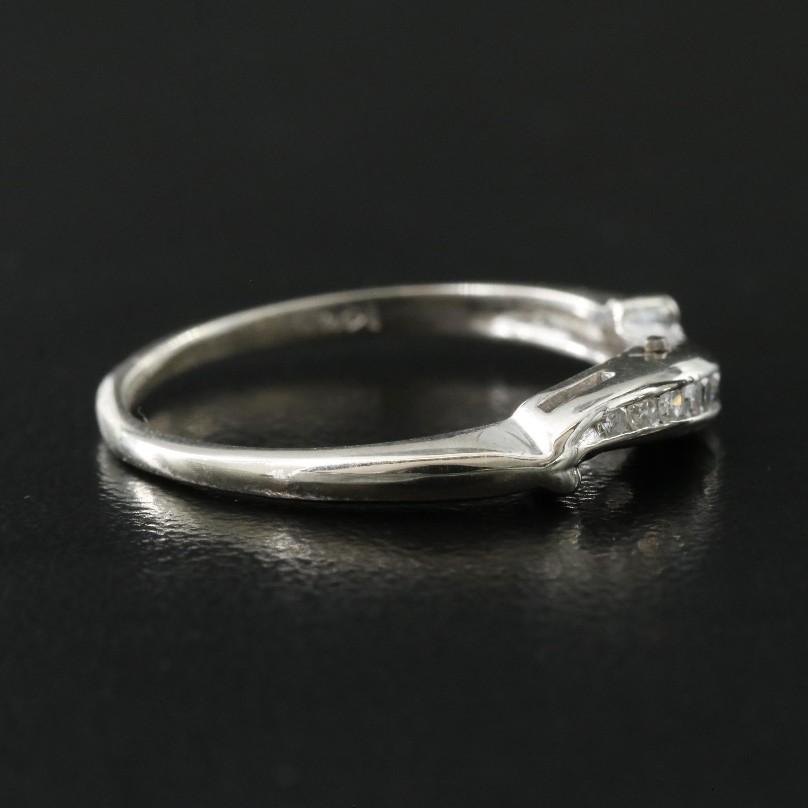 14K 0.10 CTW Diamond Contour Ring