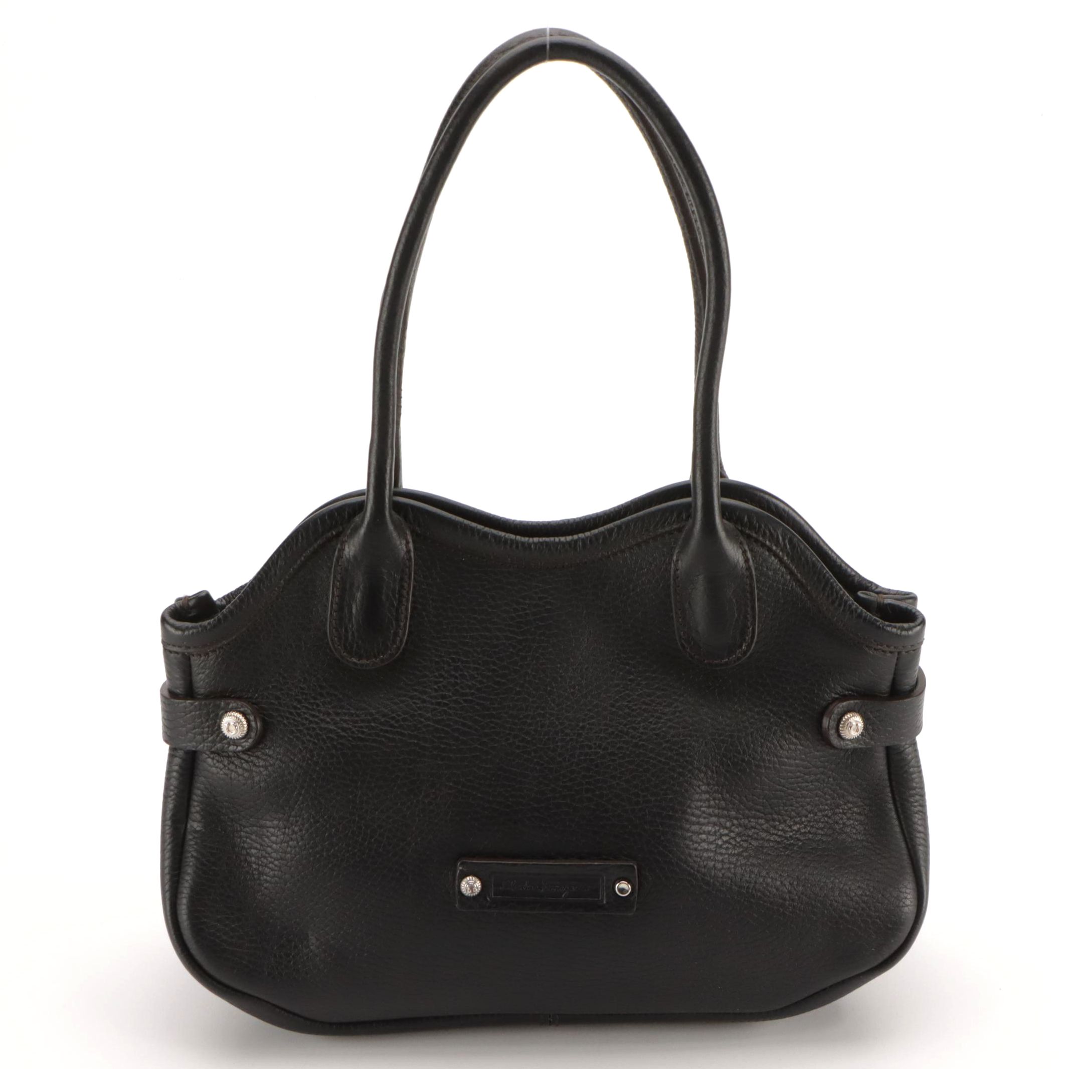 Salvatore Ferragamo Shoulder Bag in Black Calfskin Leather