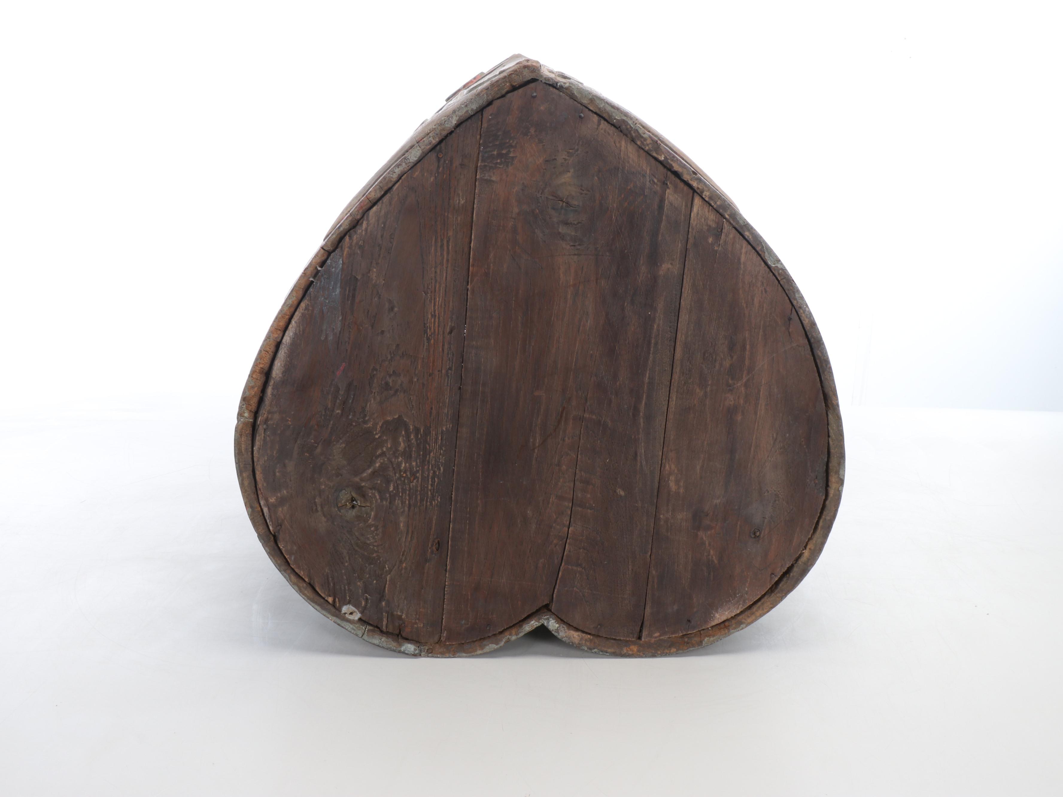 Primitive Style Embossed Floral Heart Wood Box