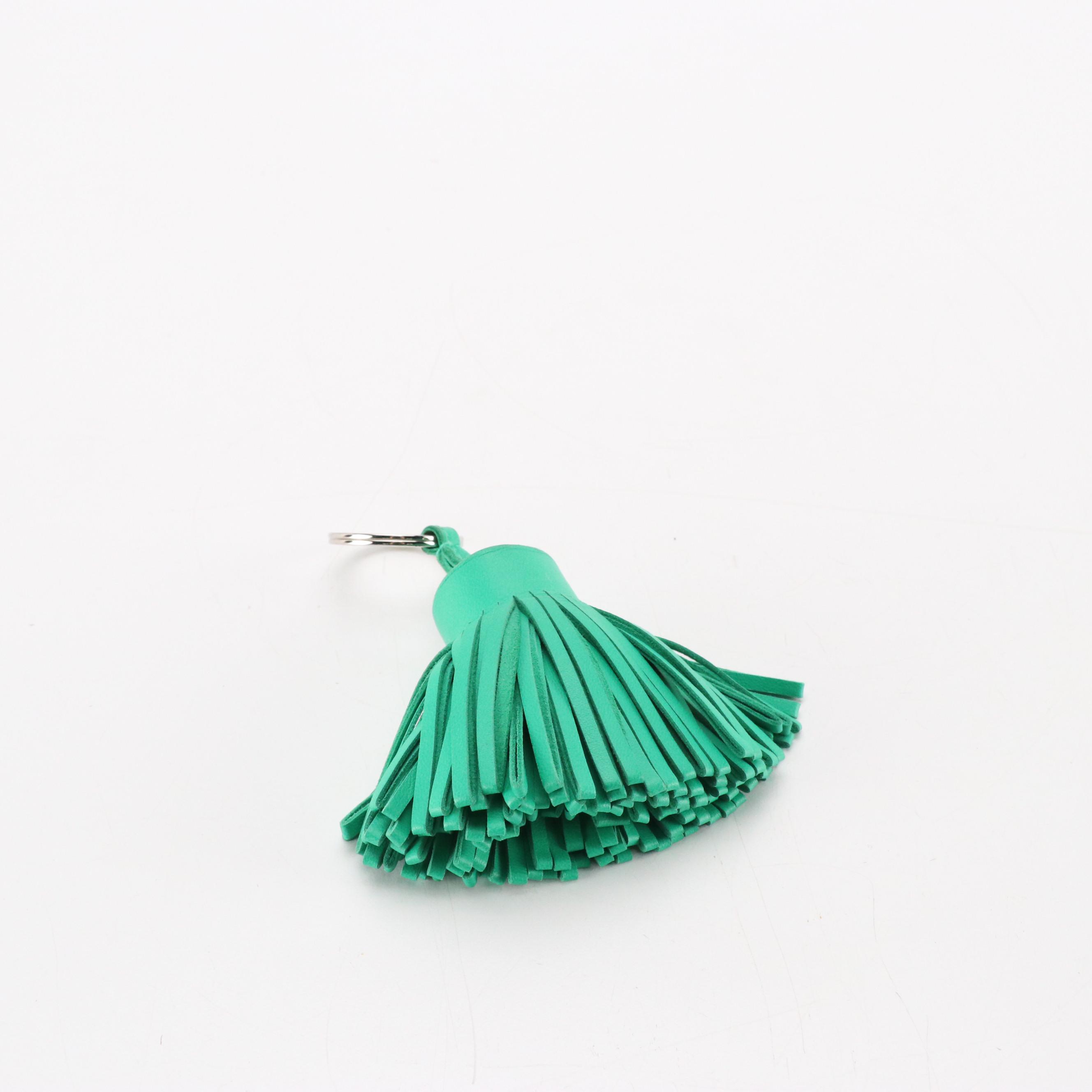 Hermès Carmen Tassel Key Ring/Bag Charm in Kelly Green Lambskin Leather