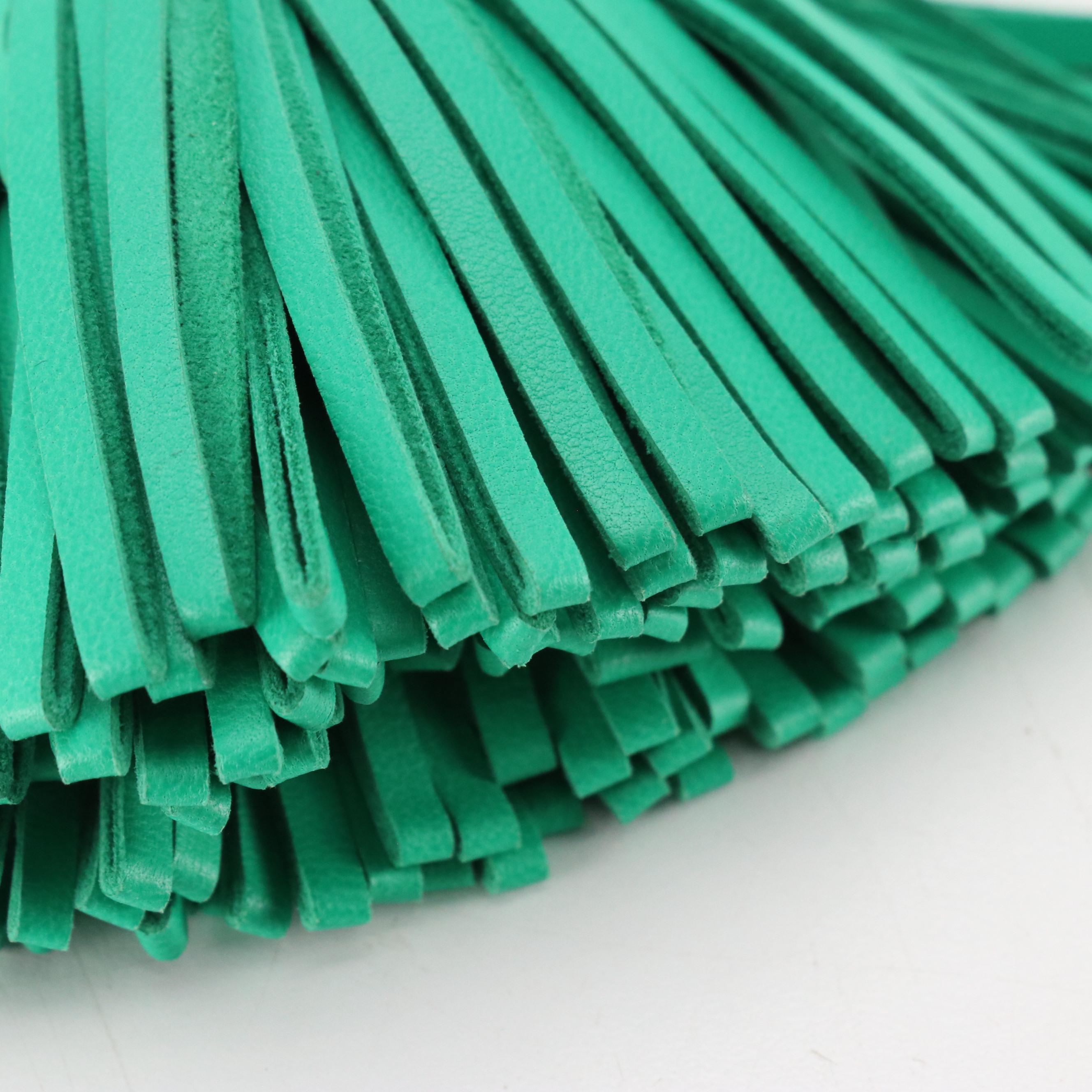 Hermès Carmen Tassel Key Ring/Bag Charm in Kelly Green Lambskin Leather