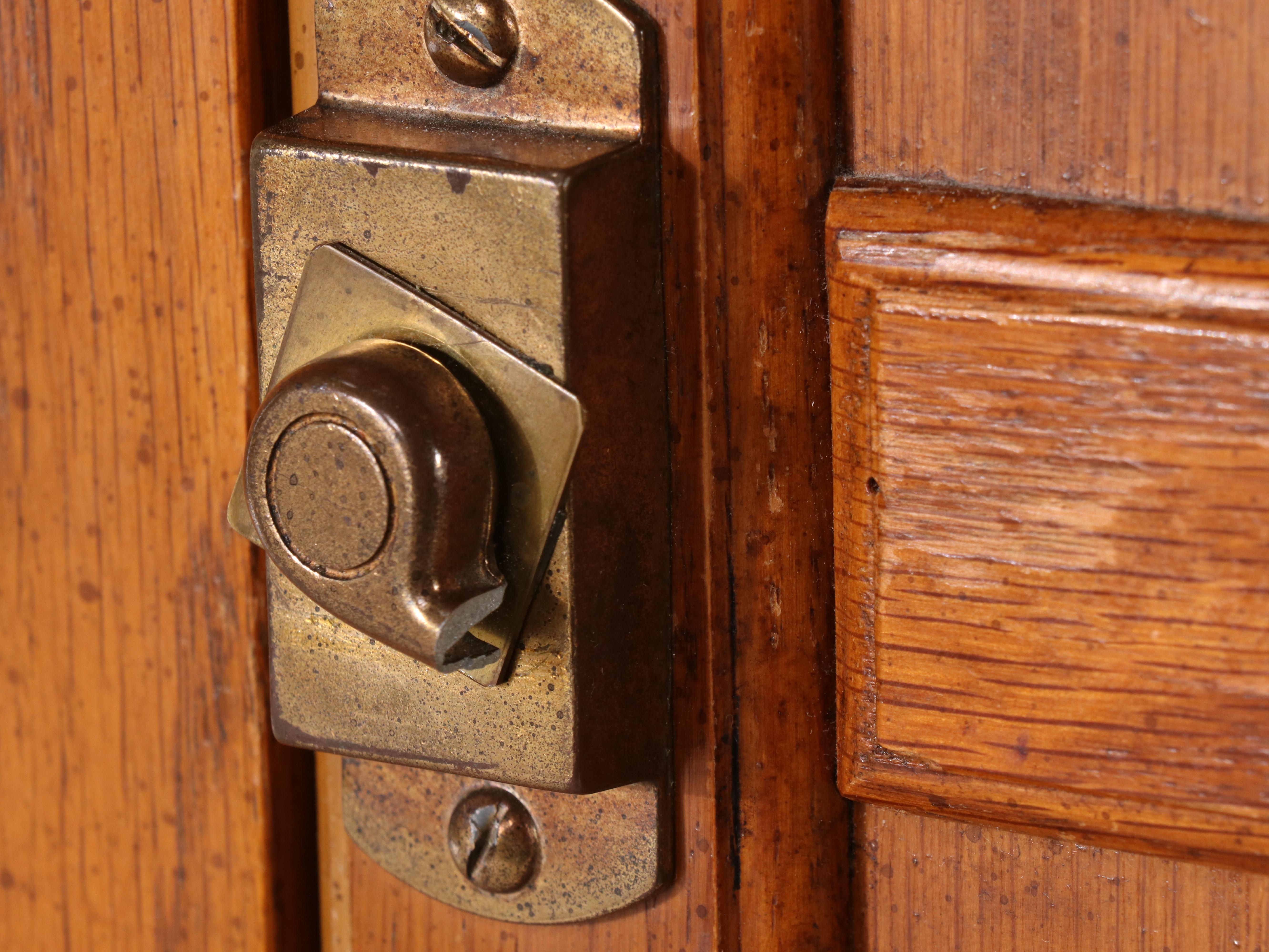 Stanley Furniture Traditional Style Oak Chifferobe