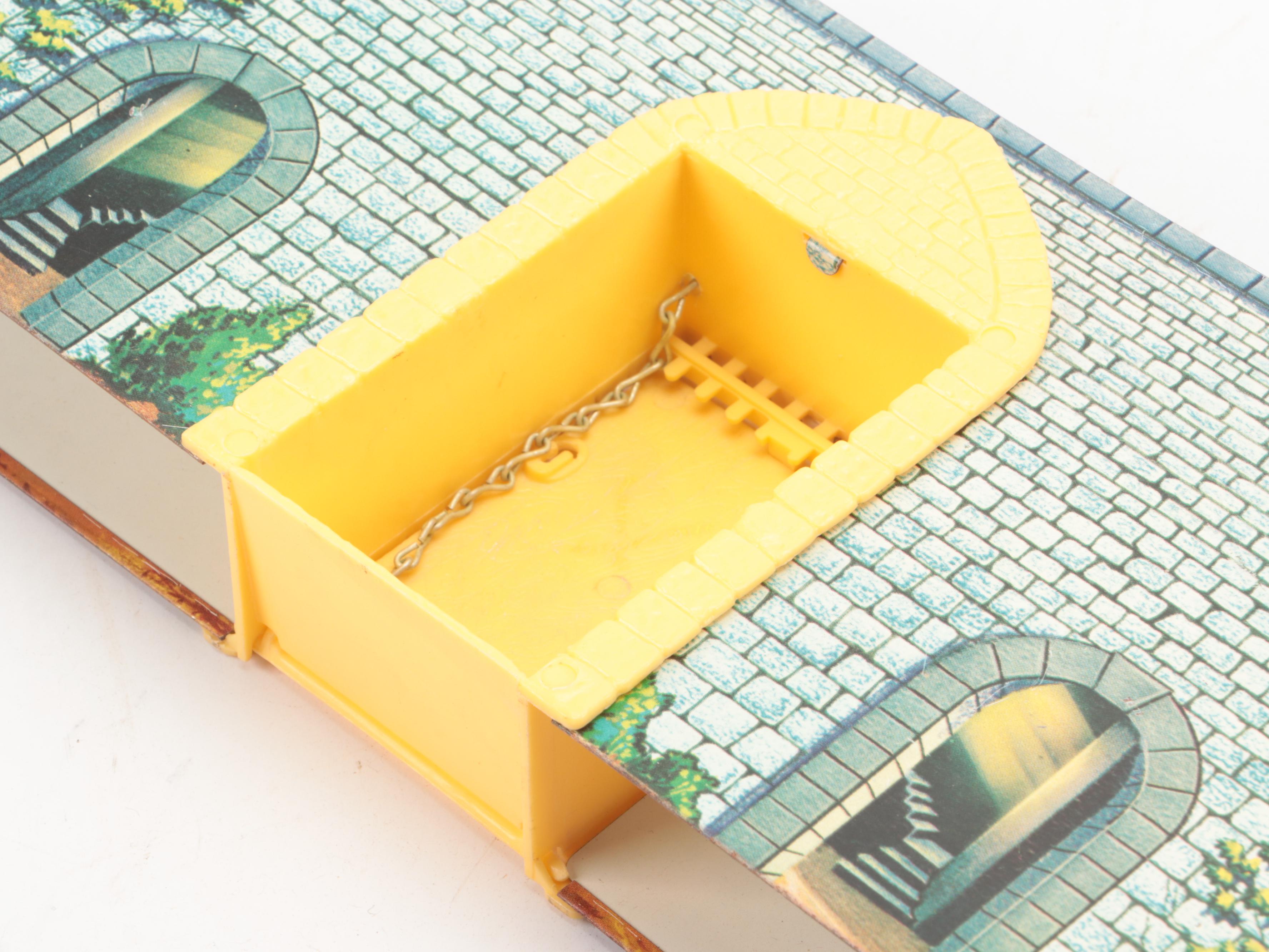 Marx Robin Hood Tin Castle Playset Pieces, 1950s