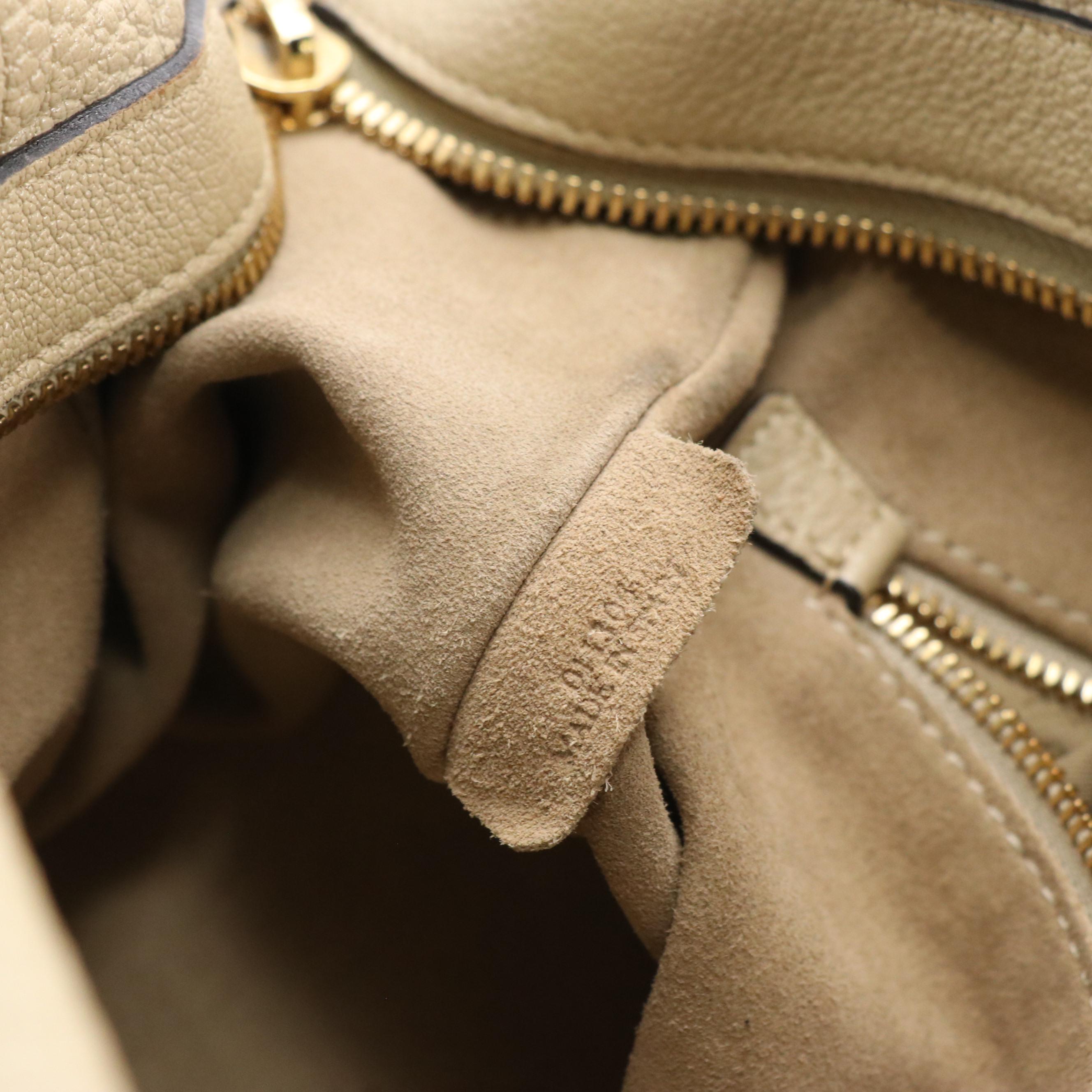 Loewe Zippered Handbag in Beige Grained Leather