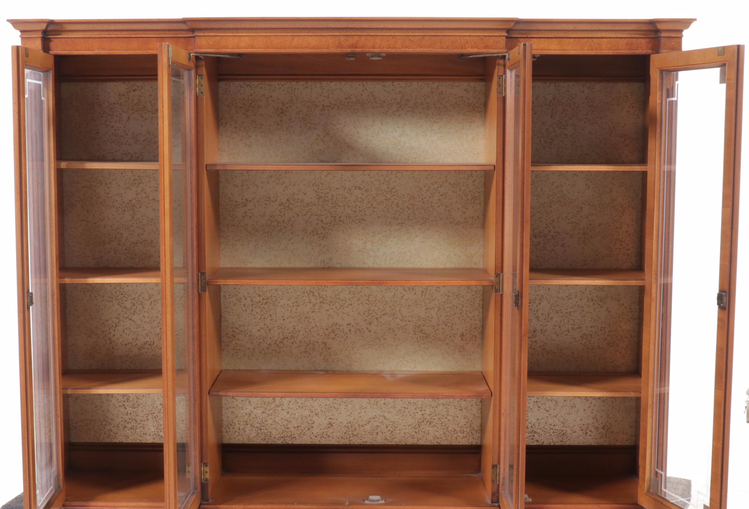 Henredon Louis XV Style Breakfront China Cabinet, Mid to Late 20th Century