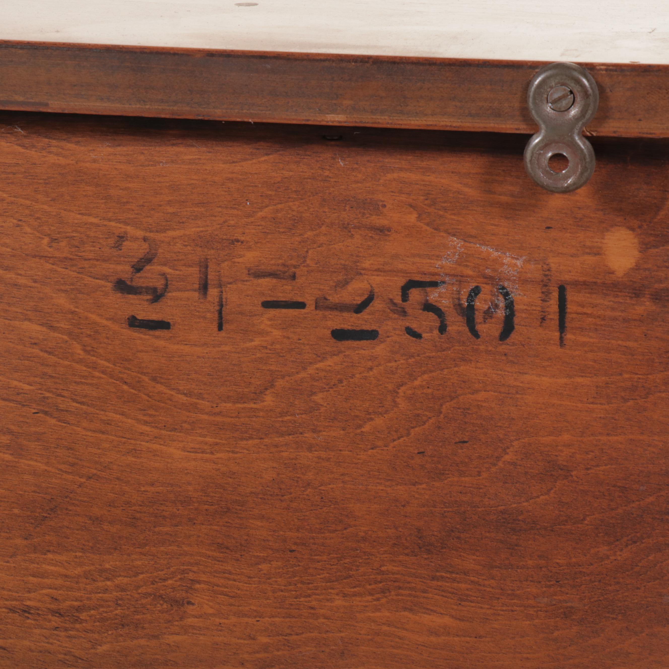 Henredon Louis XV Style Breakfront China Cabinet, Mid to Late 20th Century