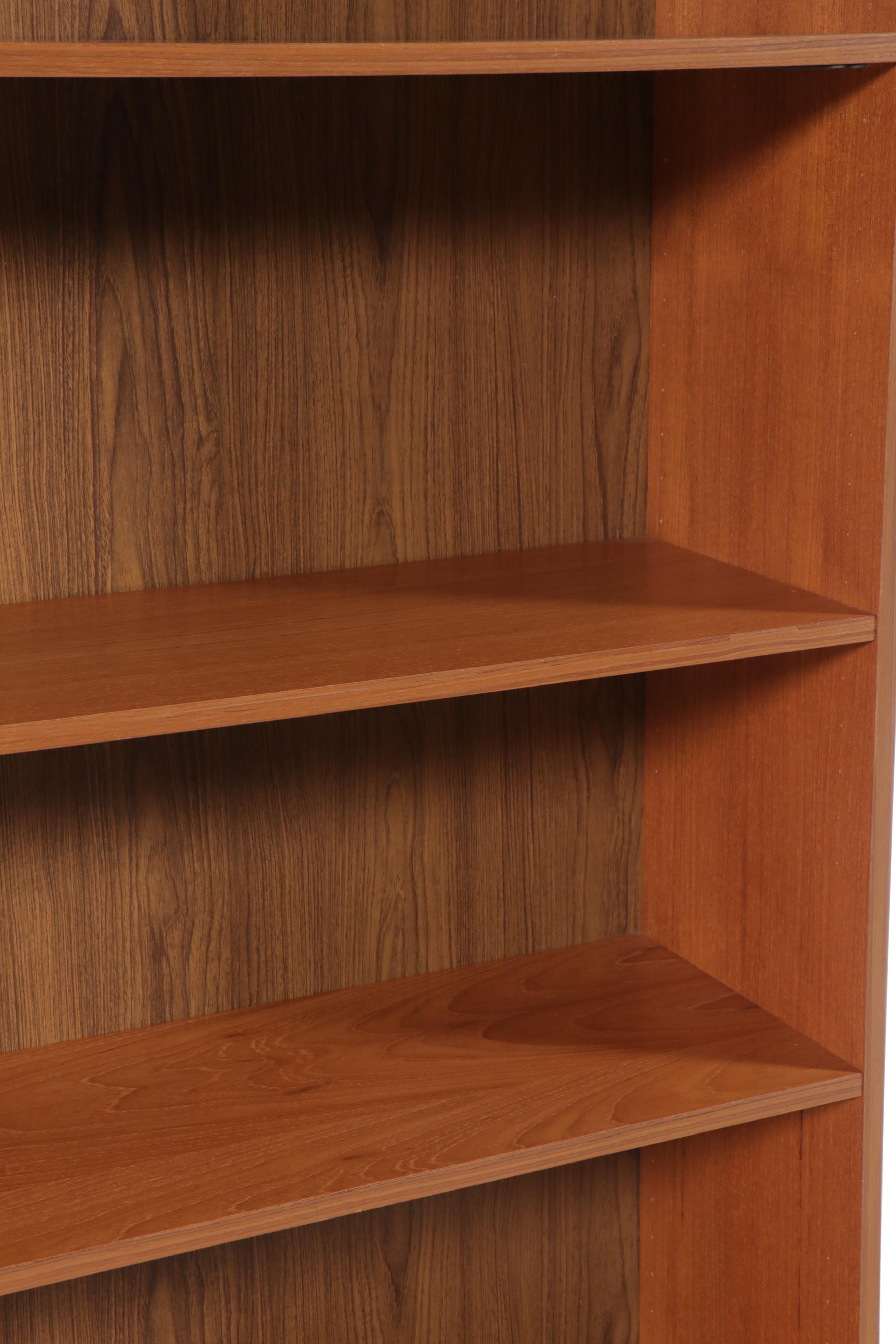 DRT Danish Modern Teak Cabinet Bookcase, Mid to Late 20th Century