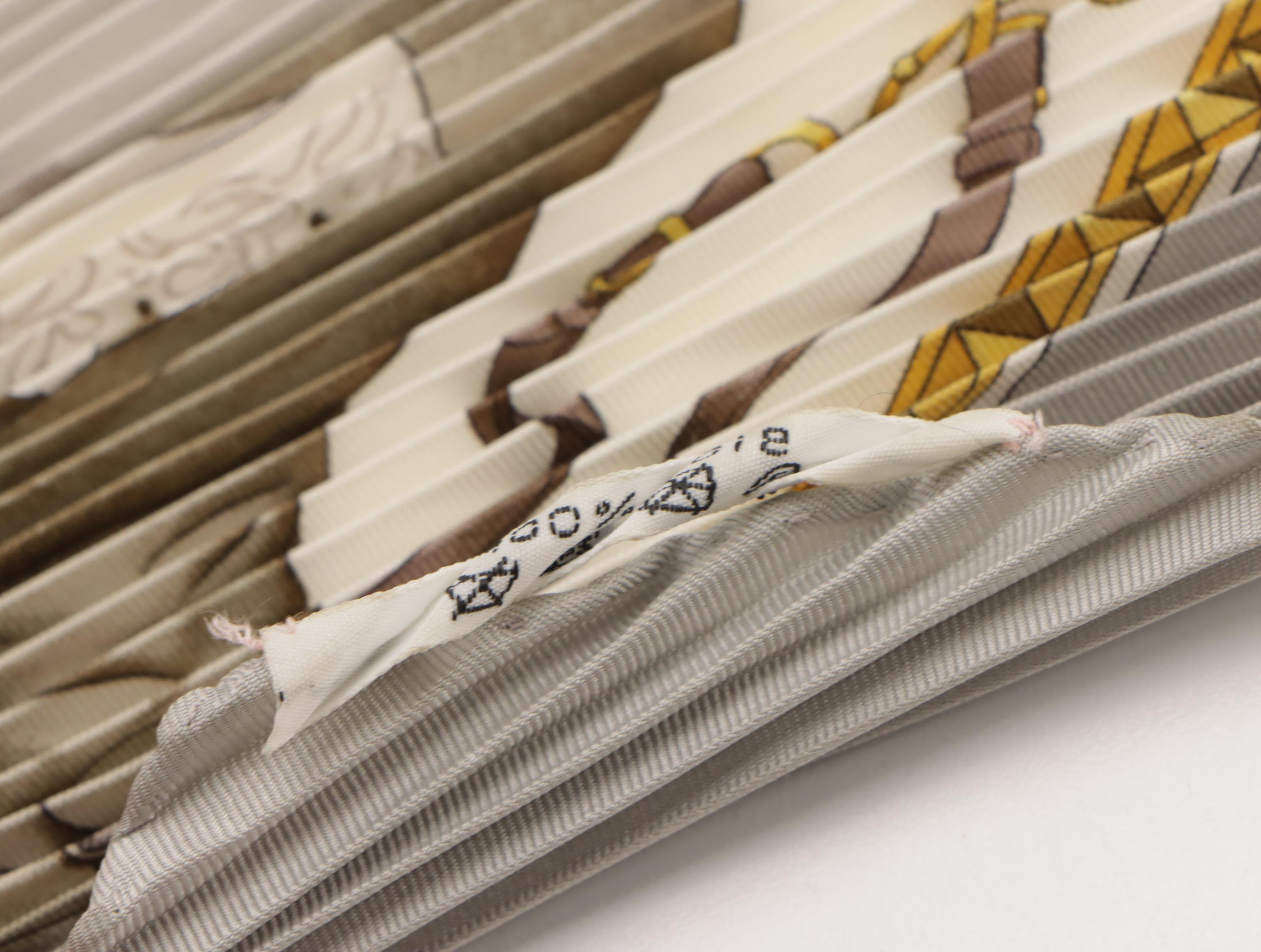Hermès "Présentation de Chevaux" Plissé Scarf 90 in Silk Twill