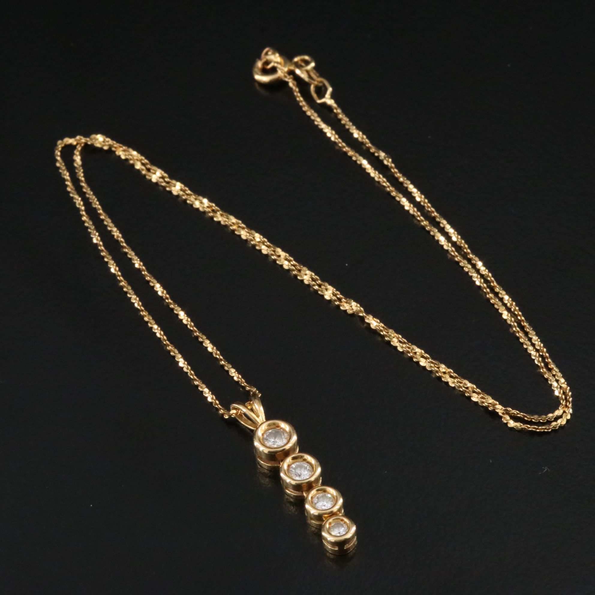 18K 0.33 CTW Diamond Graduated Pendant Necklace