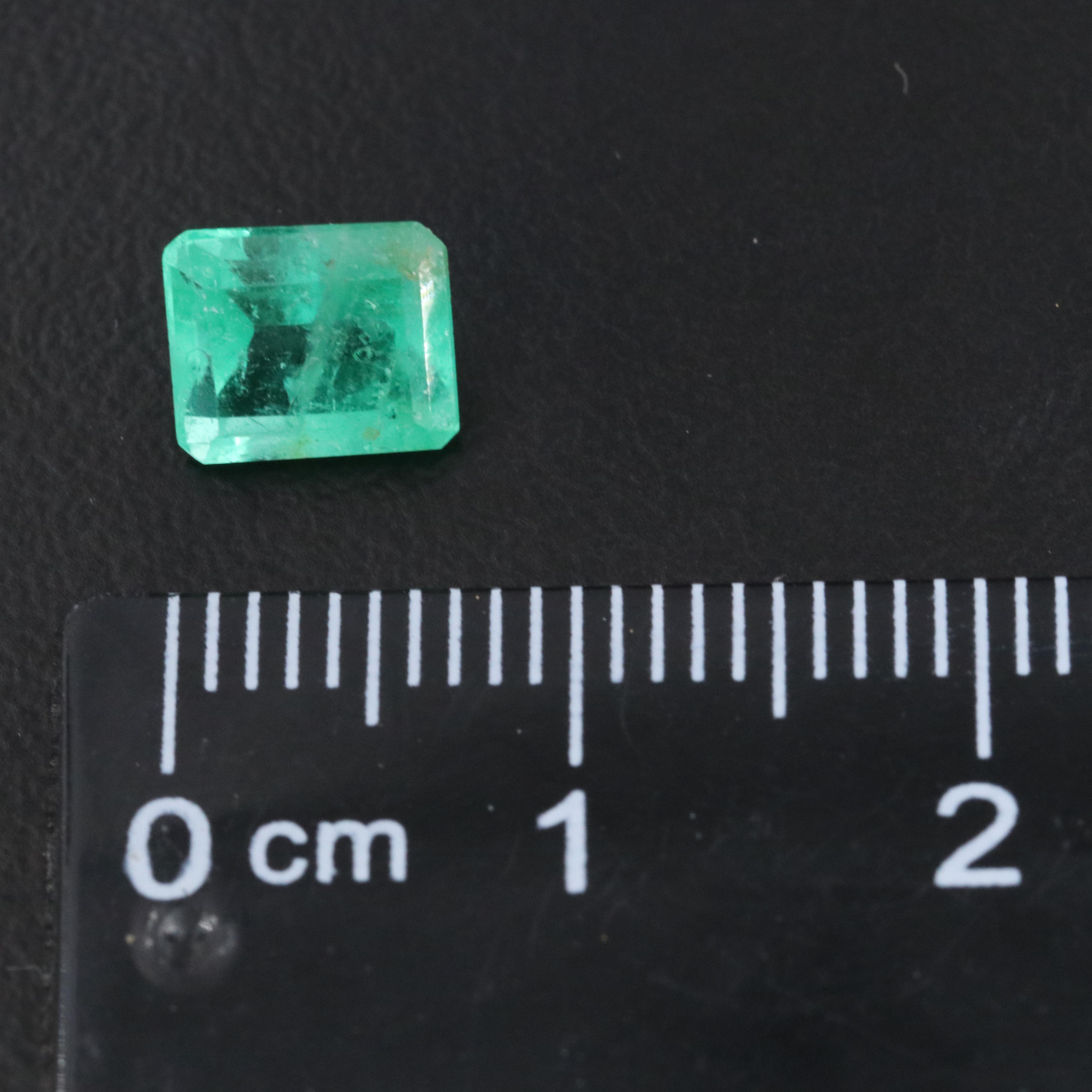 Loose 1.29 CT Emerald
