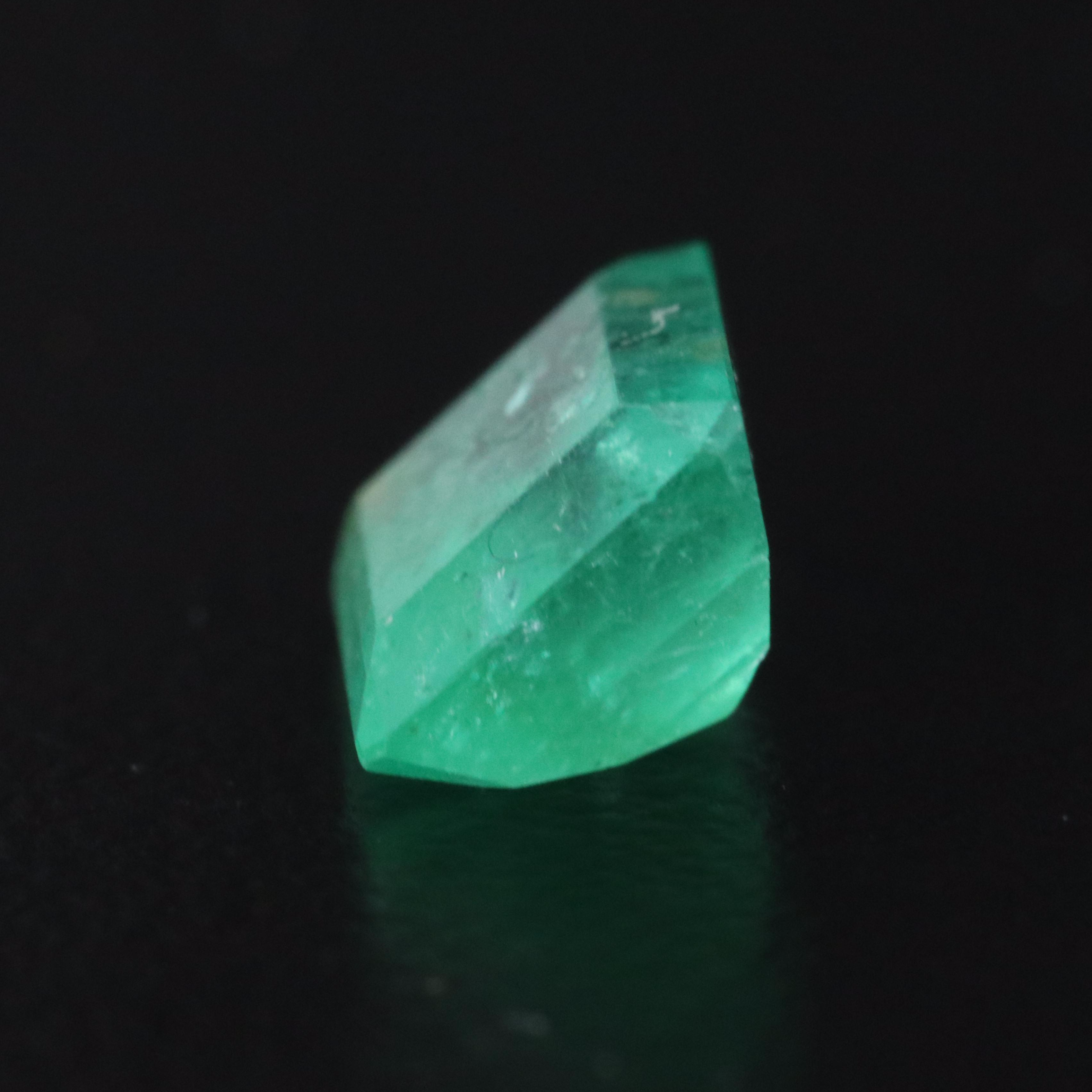 Loose 1.29 CT Emerald