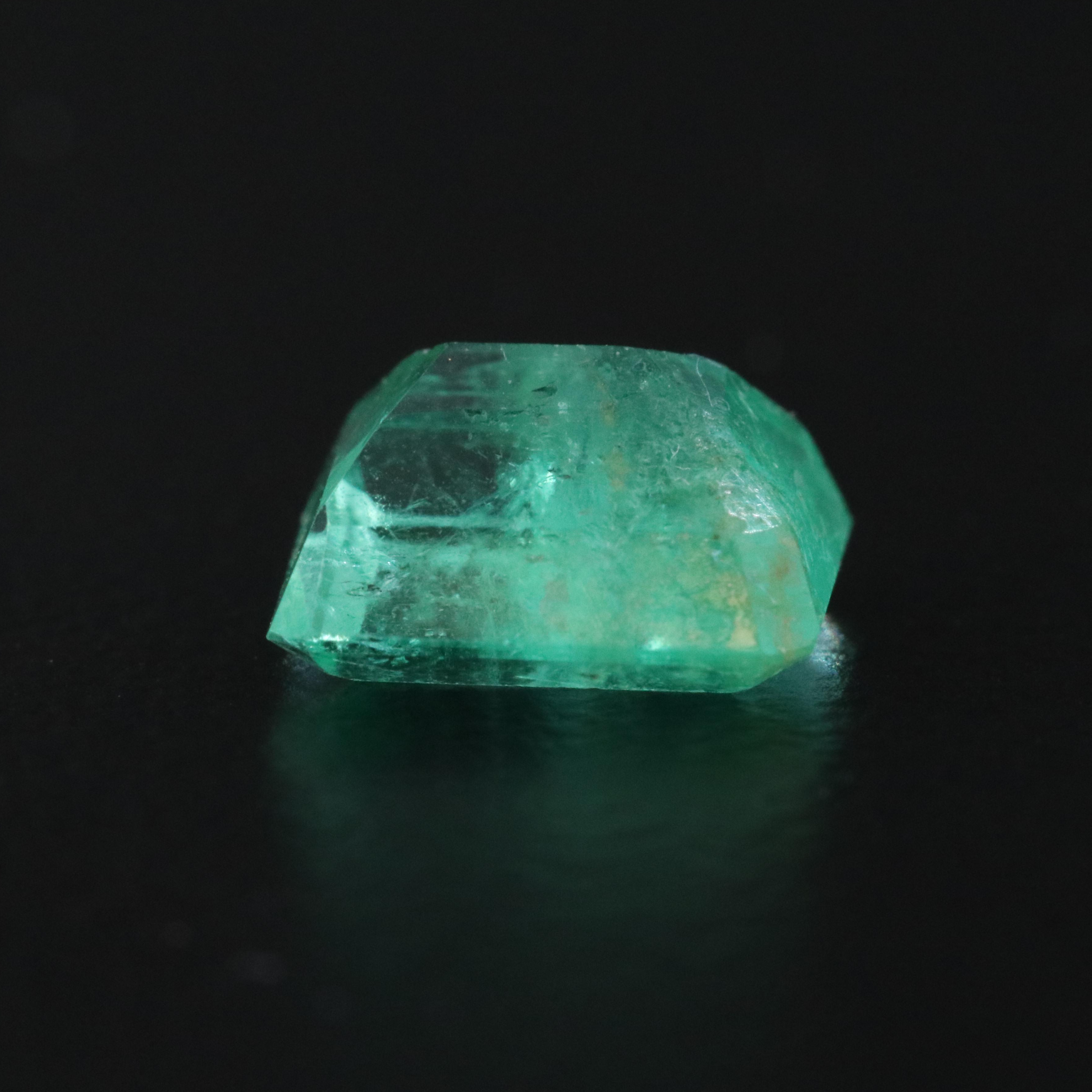 Loose 1.29 CT Emerald