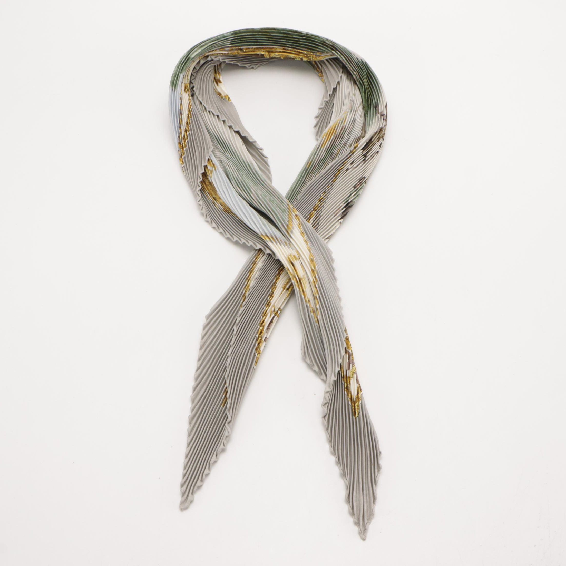 Hermès "Présentation de Chevaux" Plissé Scarf 90 in Silk Twill