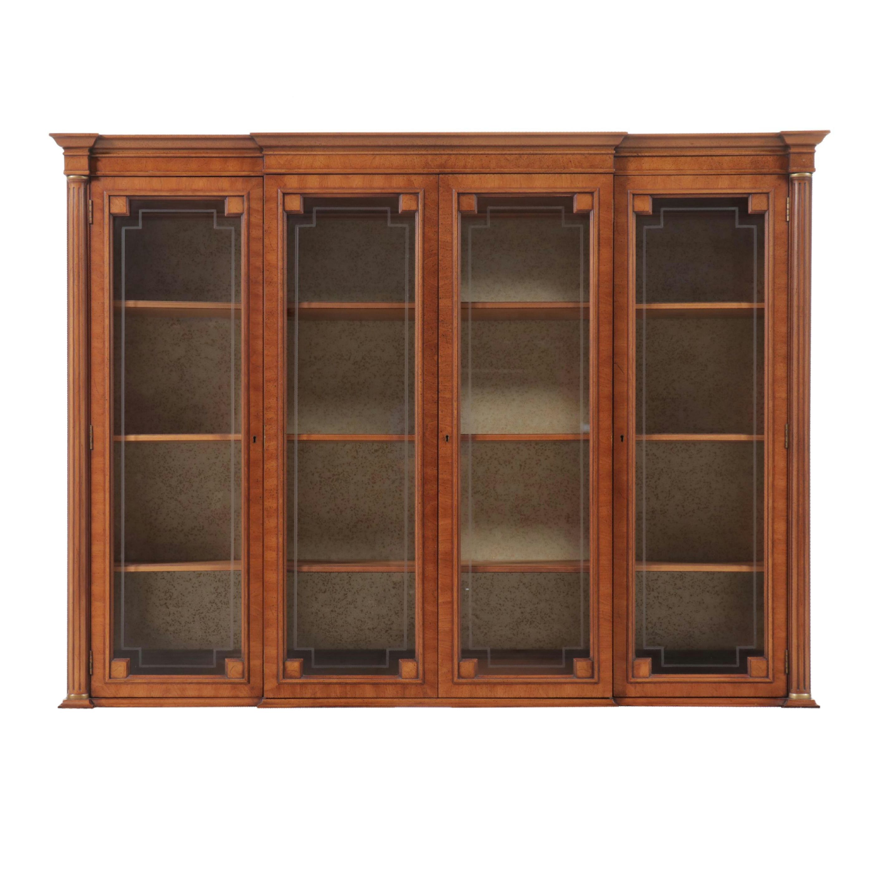 Henredon Louis XV Style Breakfront China Cabinet, Mid to Late 20th Century