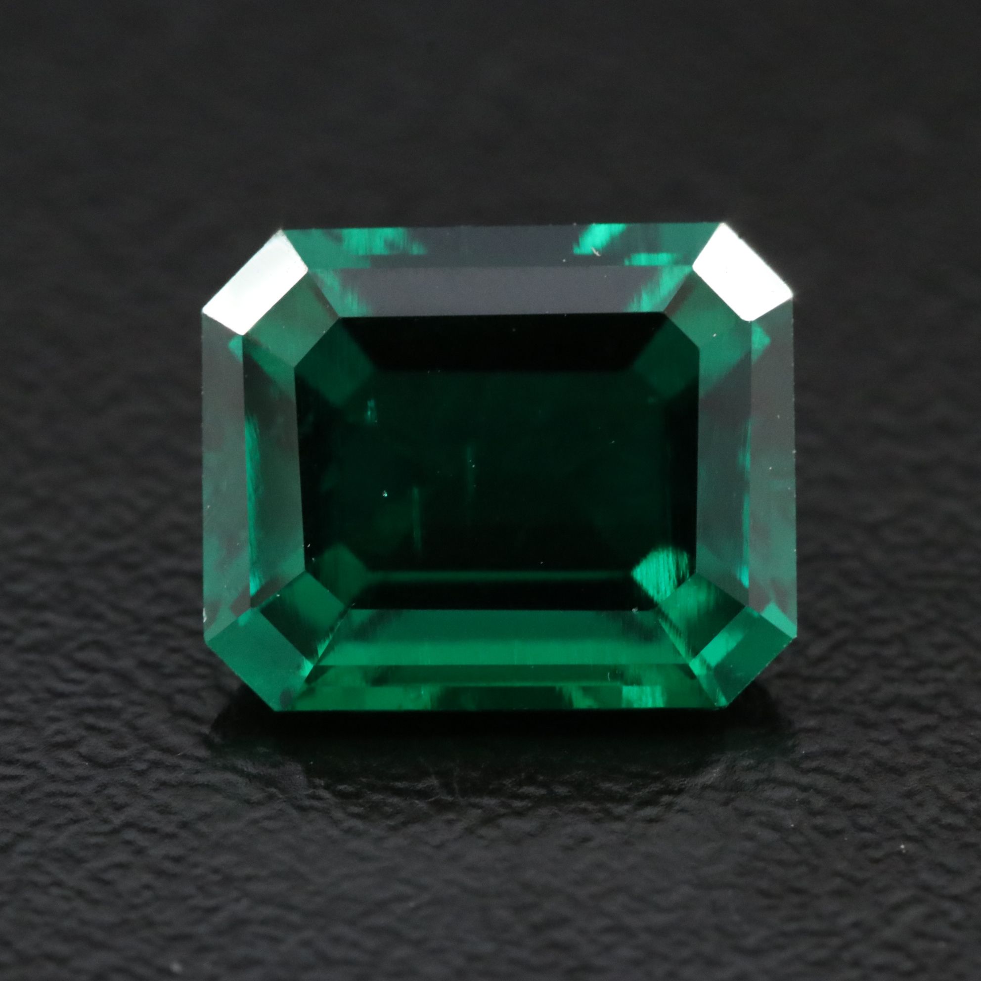 Loose 3.85 CT Lab Grown Emerald