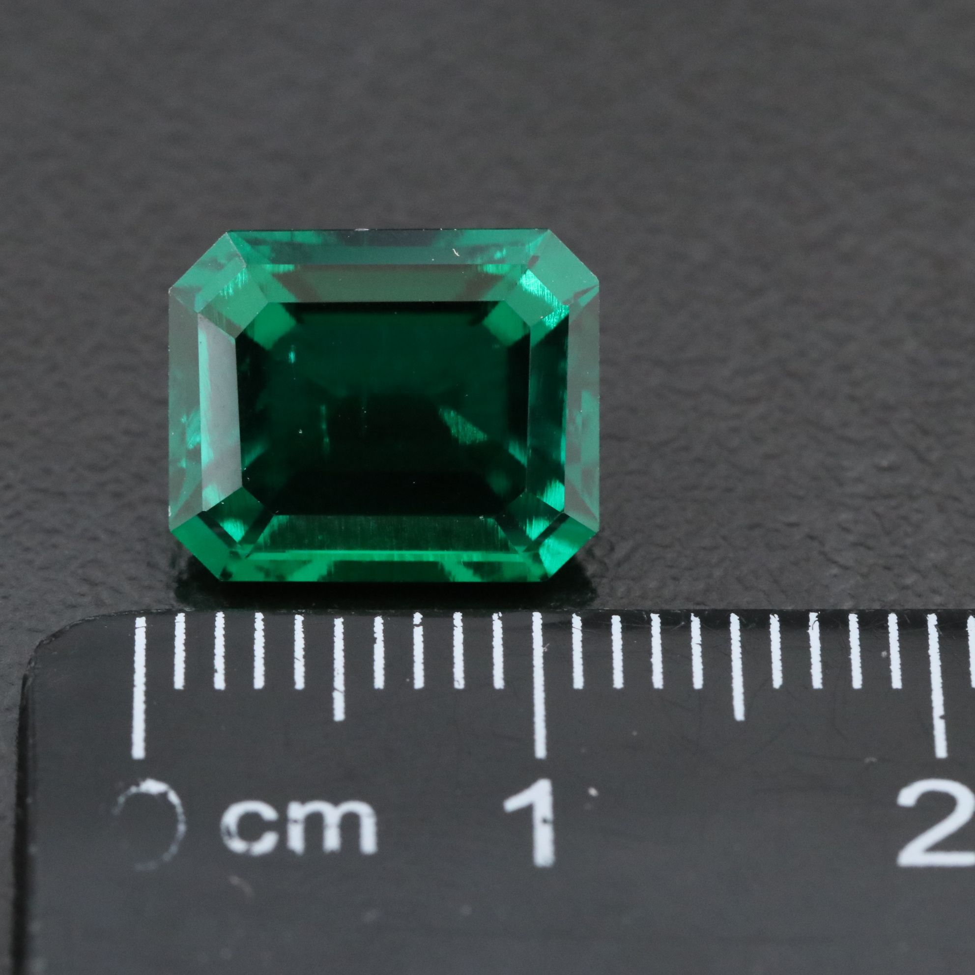 Loose 3.85 CT Lab Grown Emerald