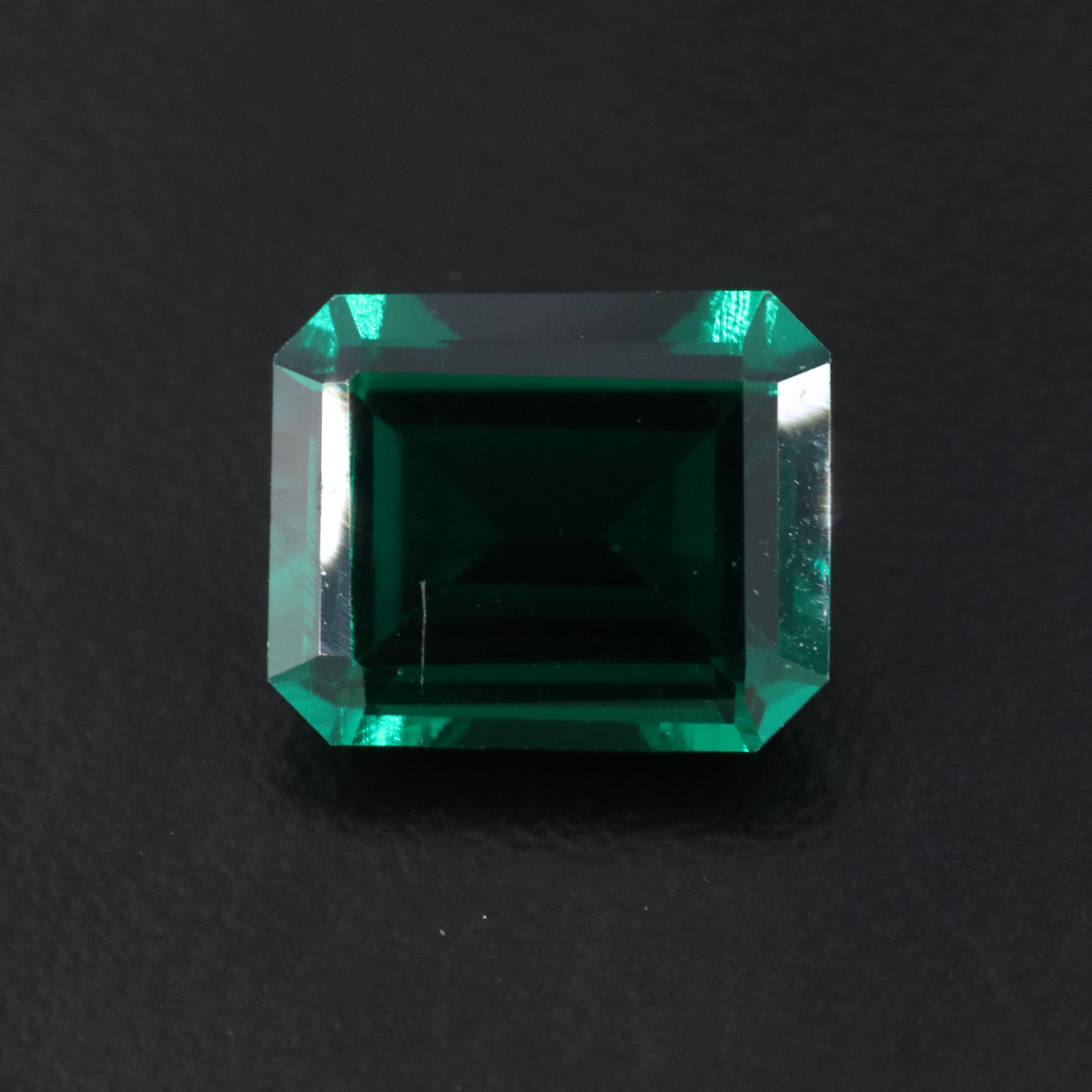 Loose 4.01 CT Lab Grown Emerald