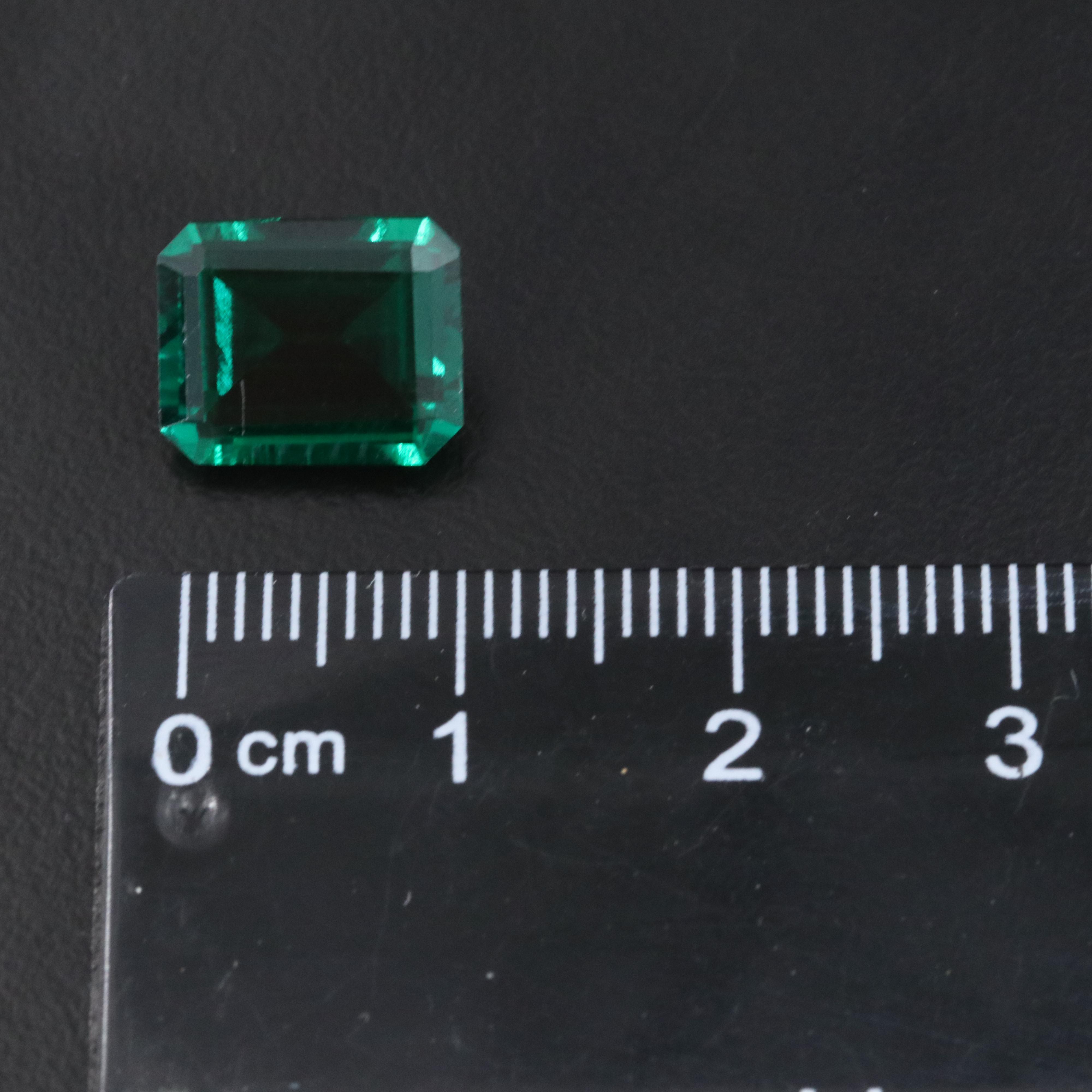 Loose 4.01 CT Lab Grown Emerald