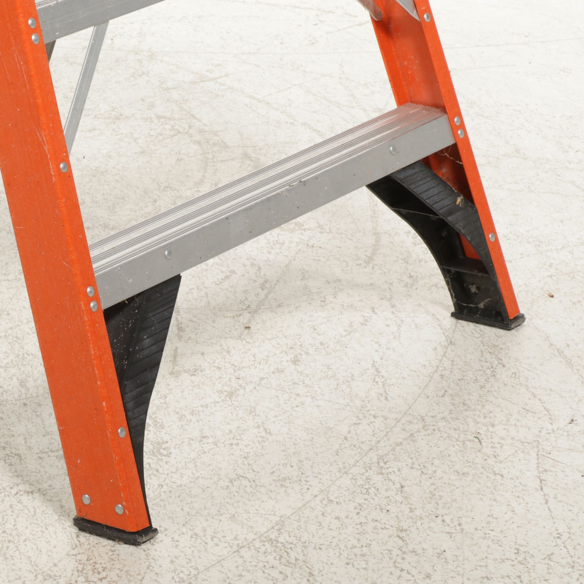 Werner Fiberglass Twelve-Foot Step Ladder