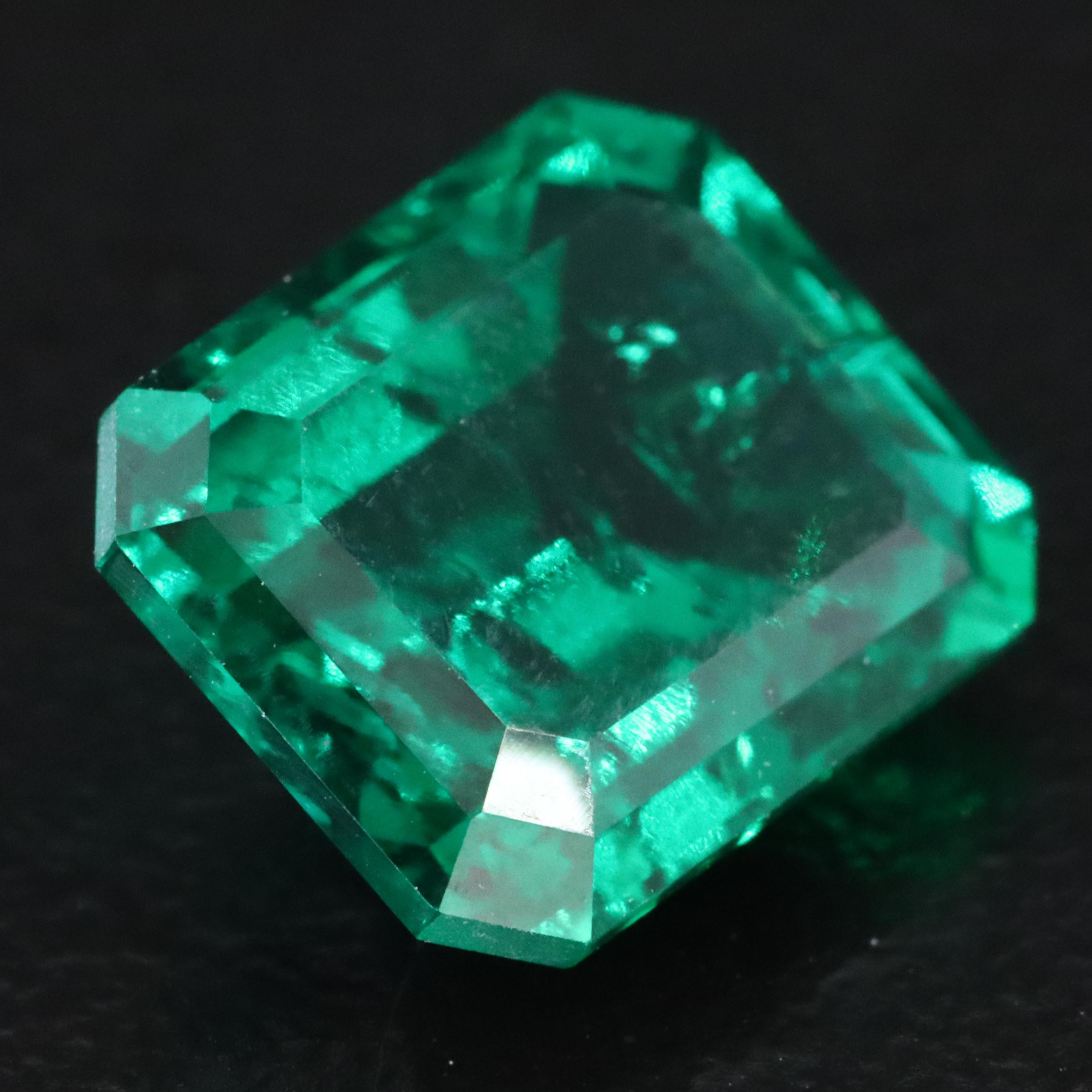 Loose 4.24 CT Lab Grown Emerald