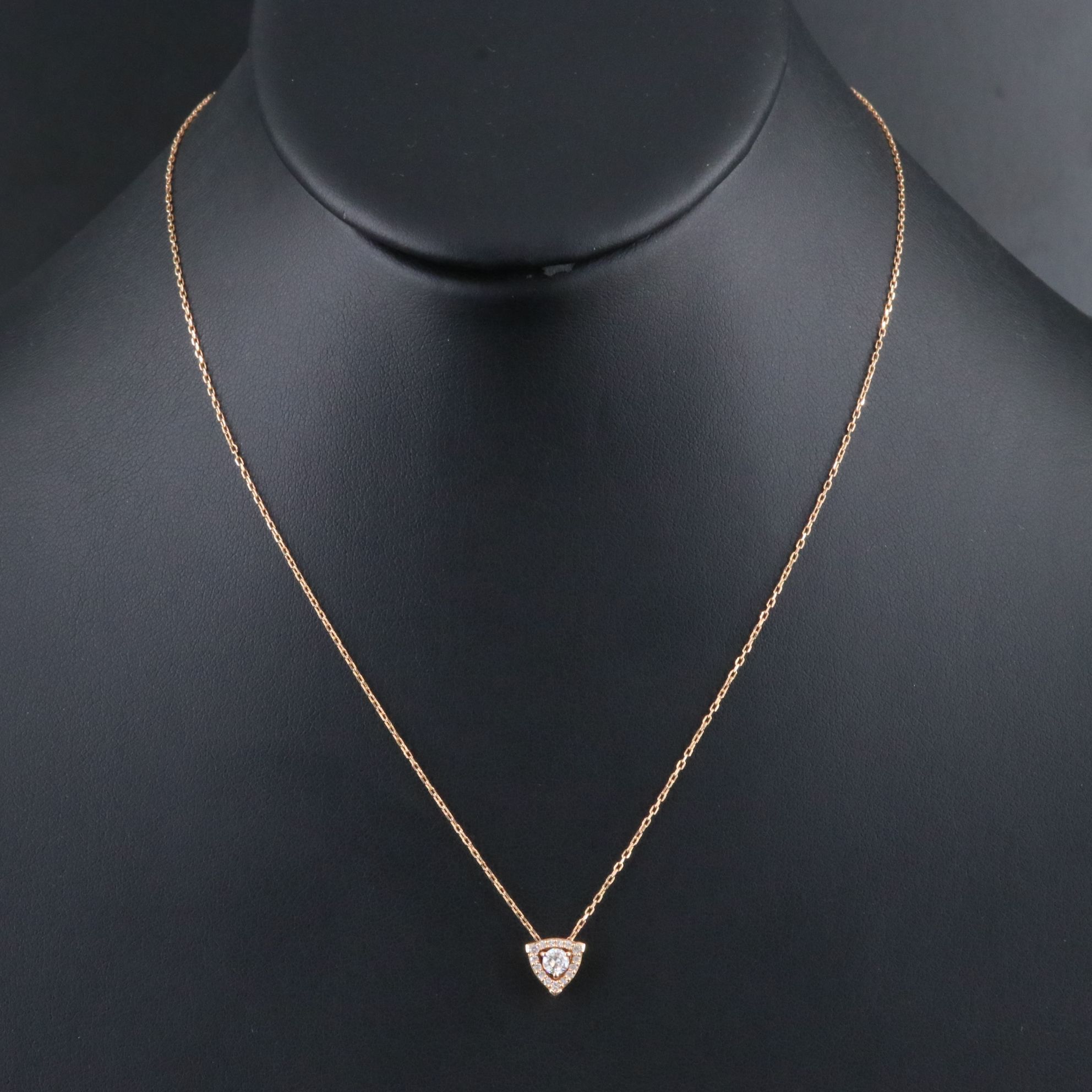 18K 0.27 CTW Diamond Pendant Necklace