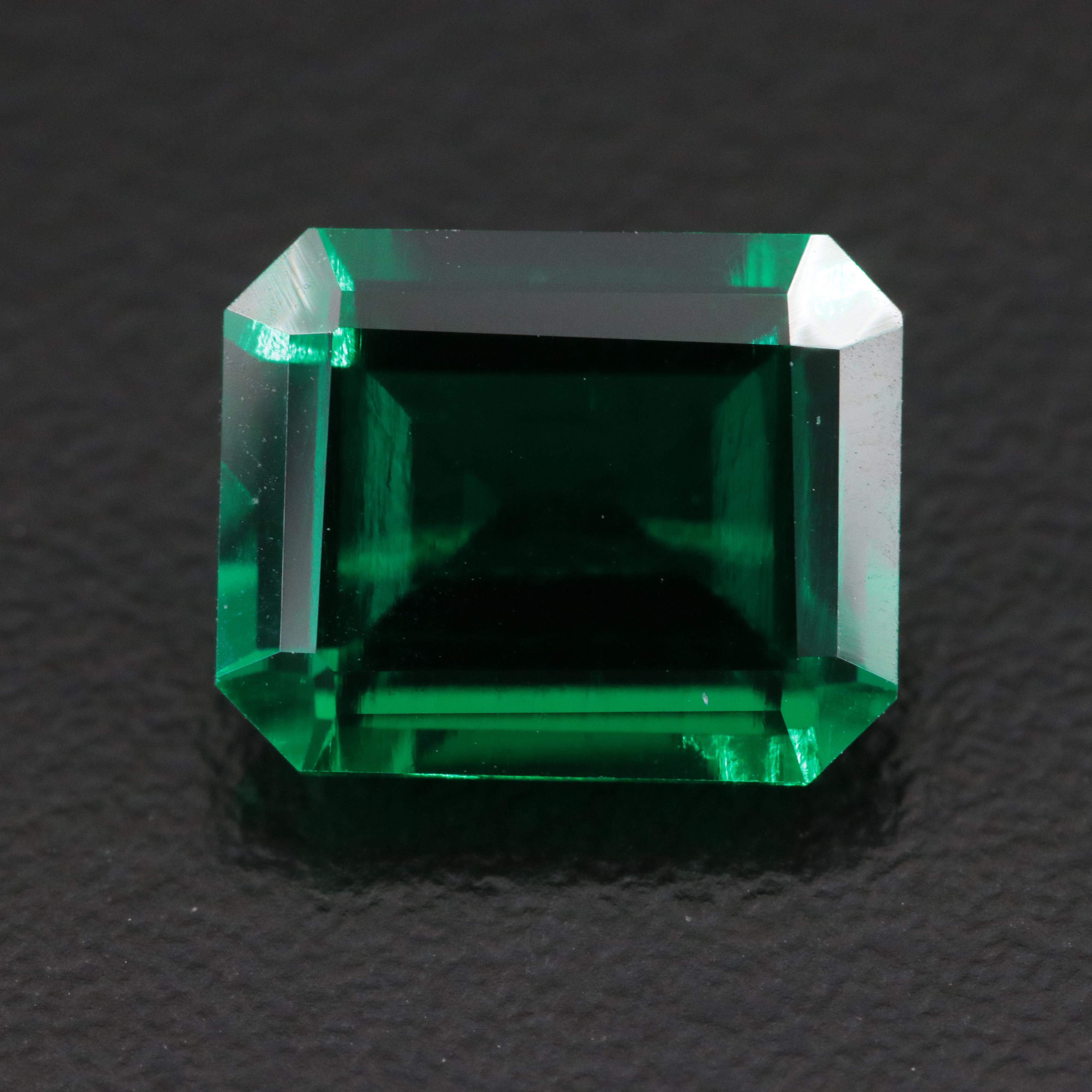 Loose 4.08 CT Lab Grown Emerald