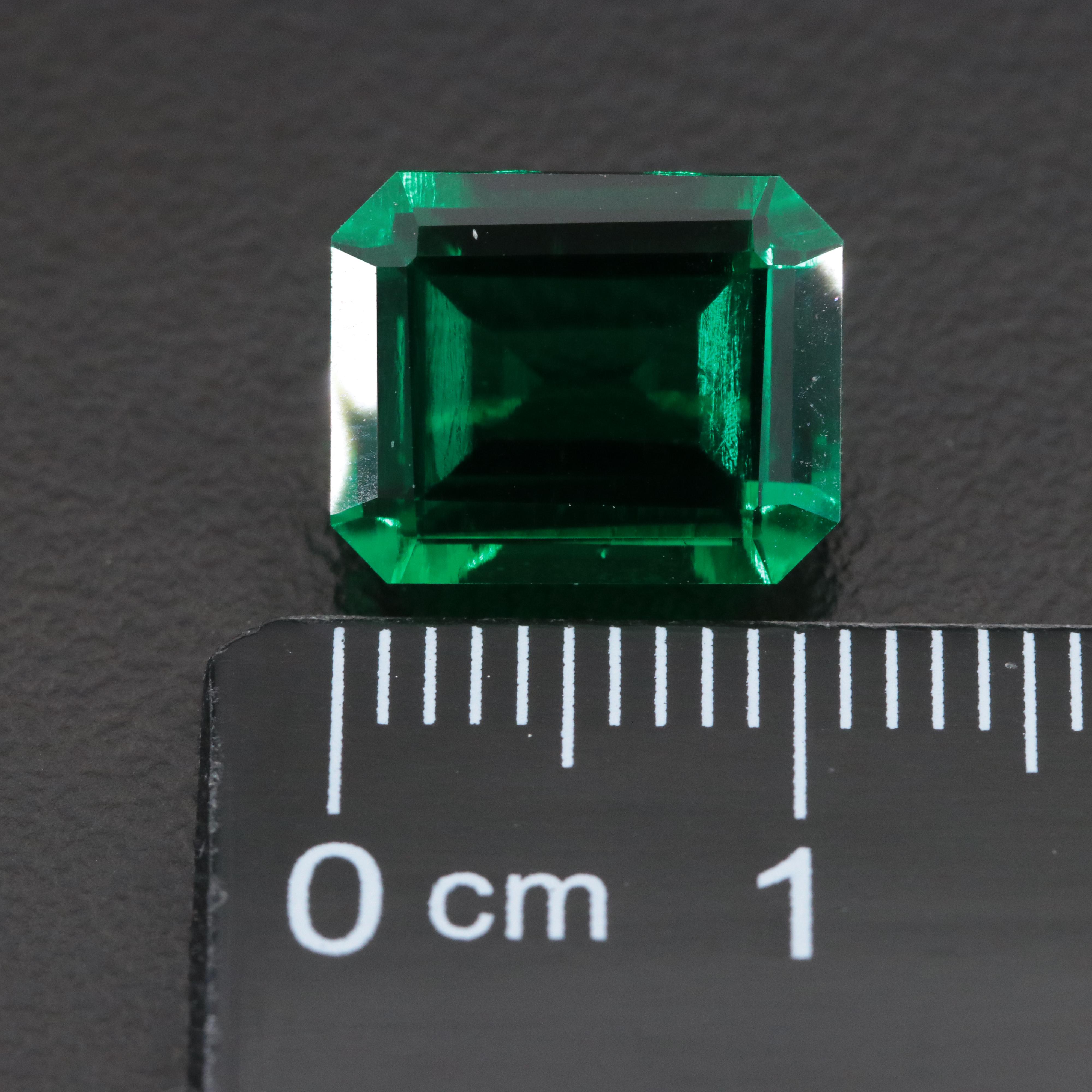 Loose 4.08 CT Lab Grown Emerald