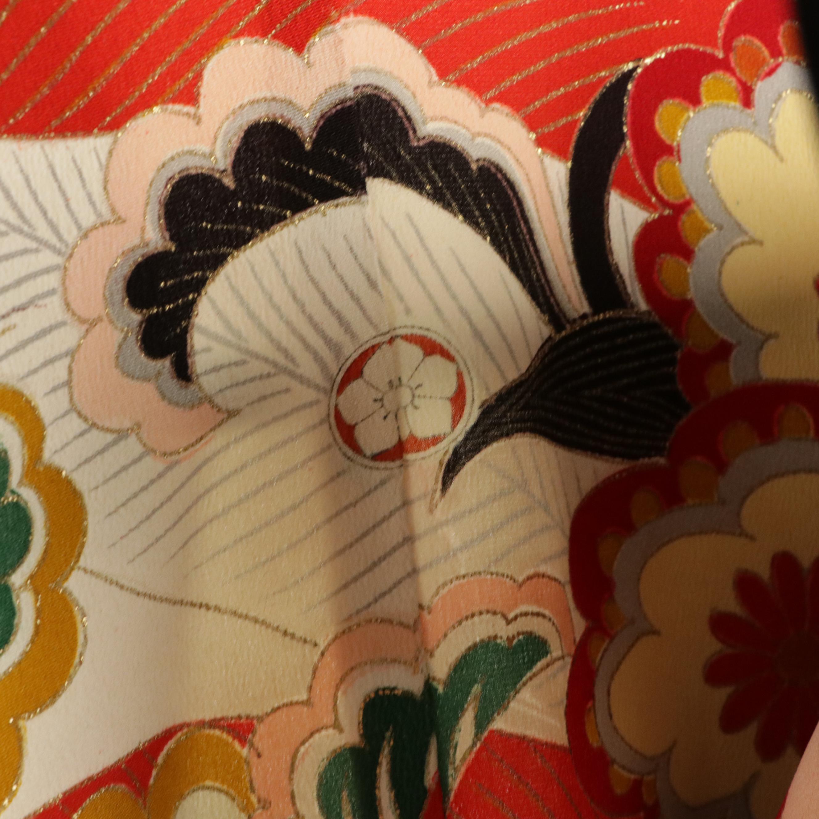Japanese Furisode Kimono in Chirimen Silk with Mon, Embroidery and Hand-Painting