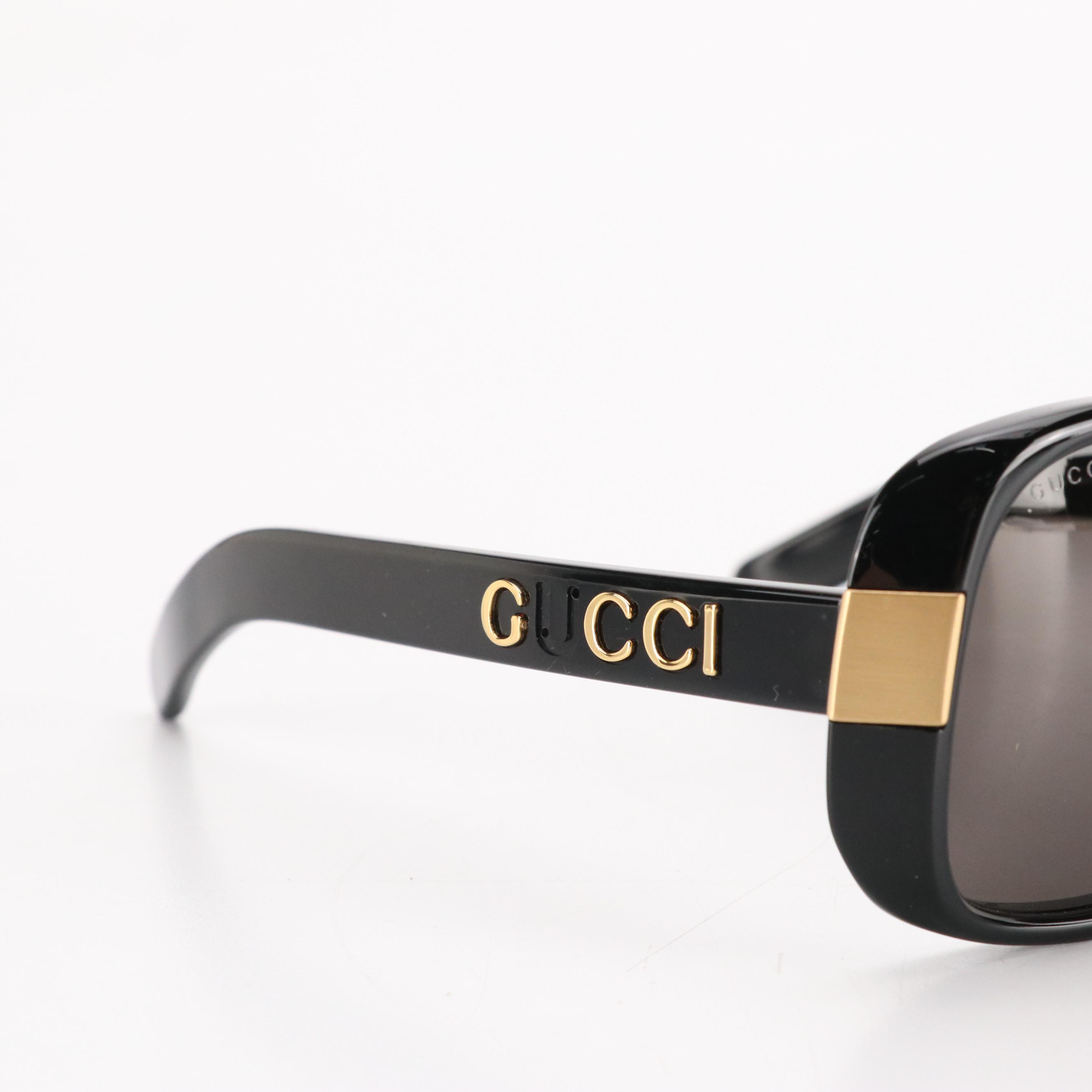Gucci GG0318S Black Pilot Framed Chain Link Accented Sunglasses and Case