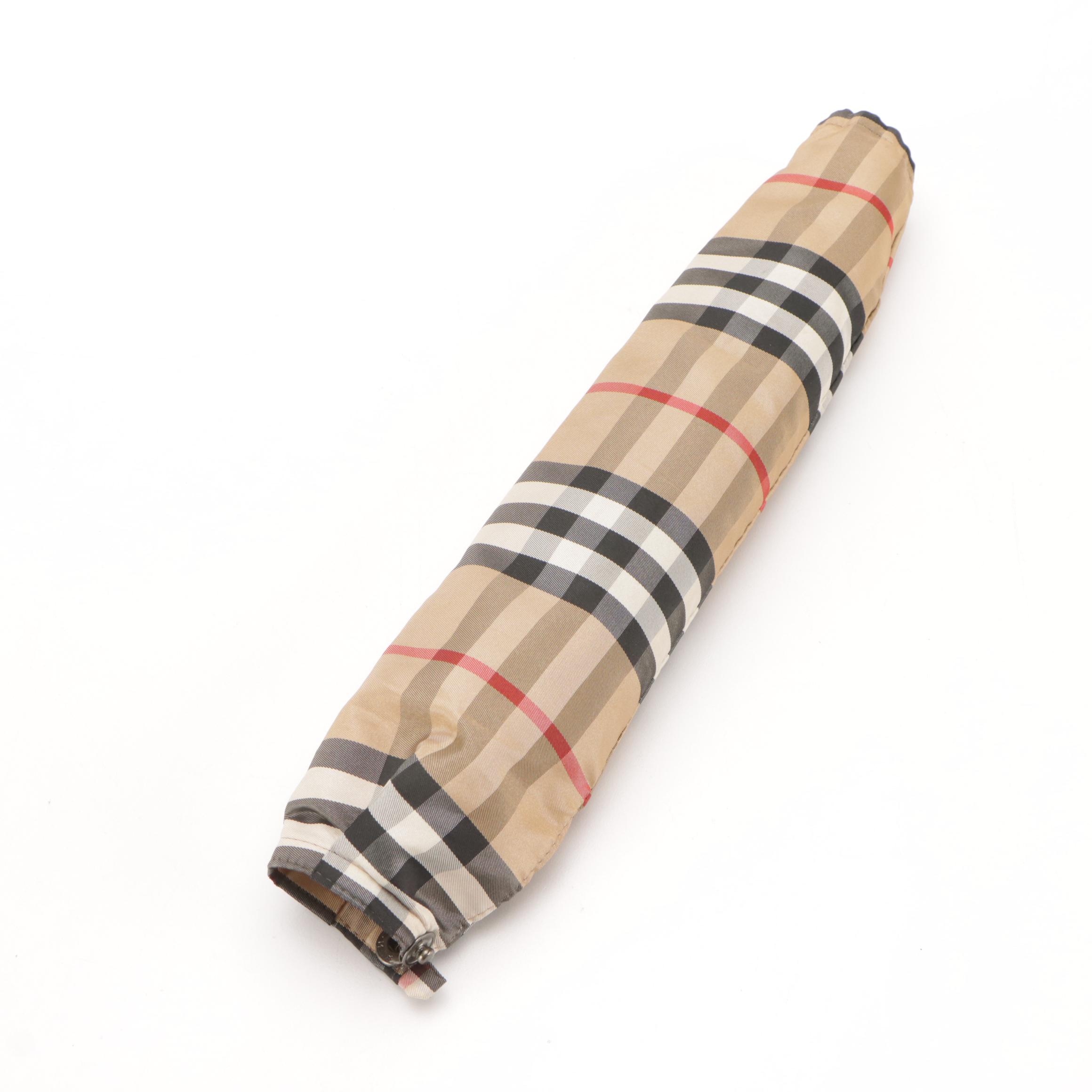 Burberrys Vintage House Check Nylon Umbrella with Wooden Handle