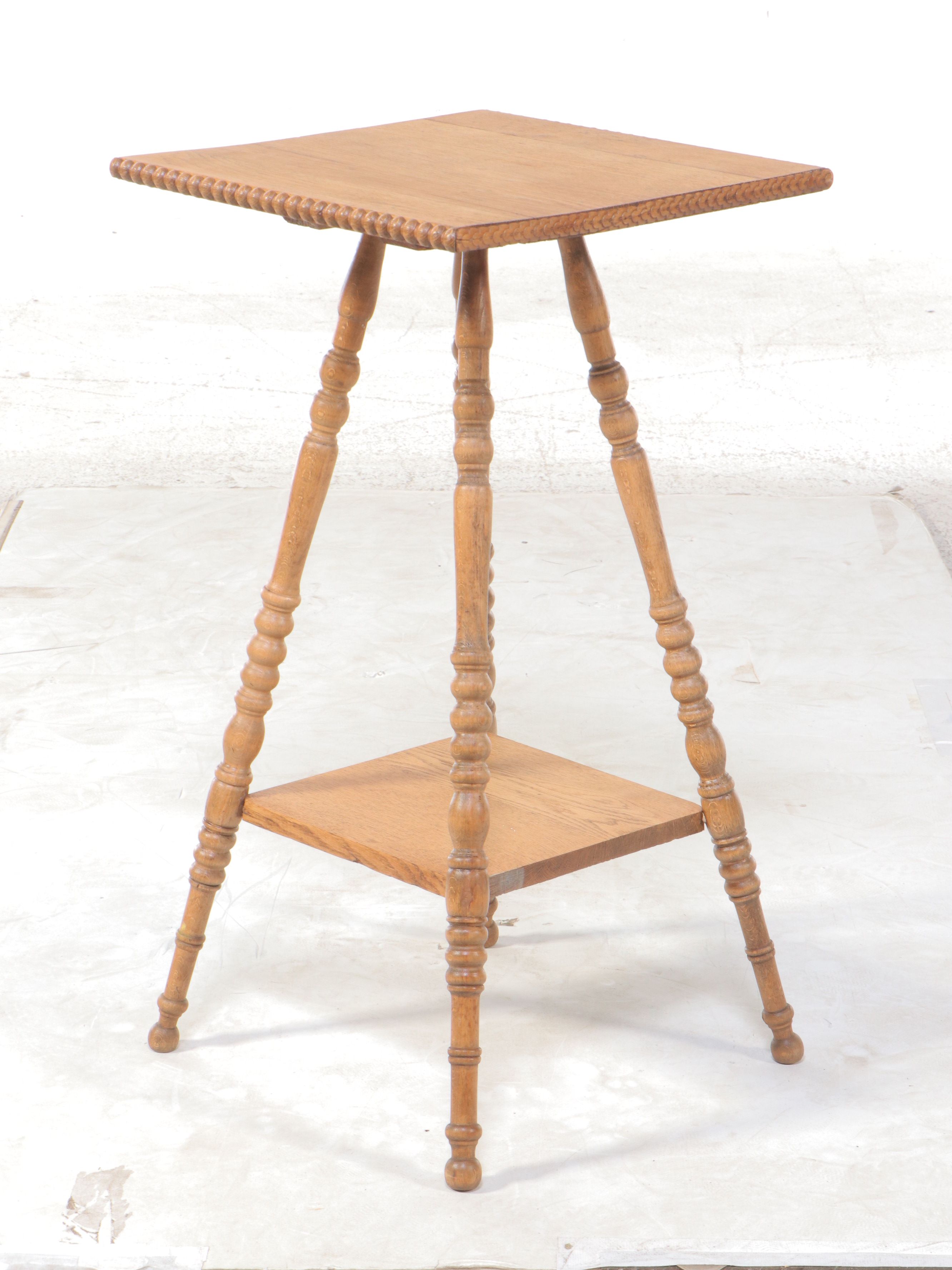 Arts & Crafts Style Turned Oak Bobbin Side Table